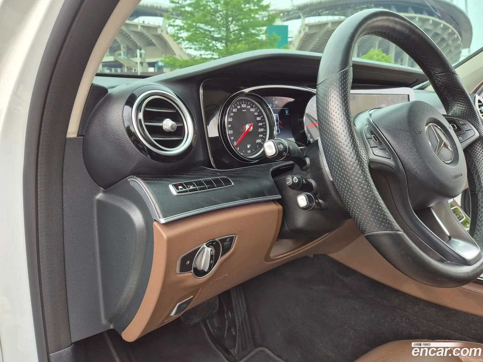 Mercedes-Benz E-Class W213 2018 — 14