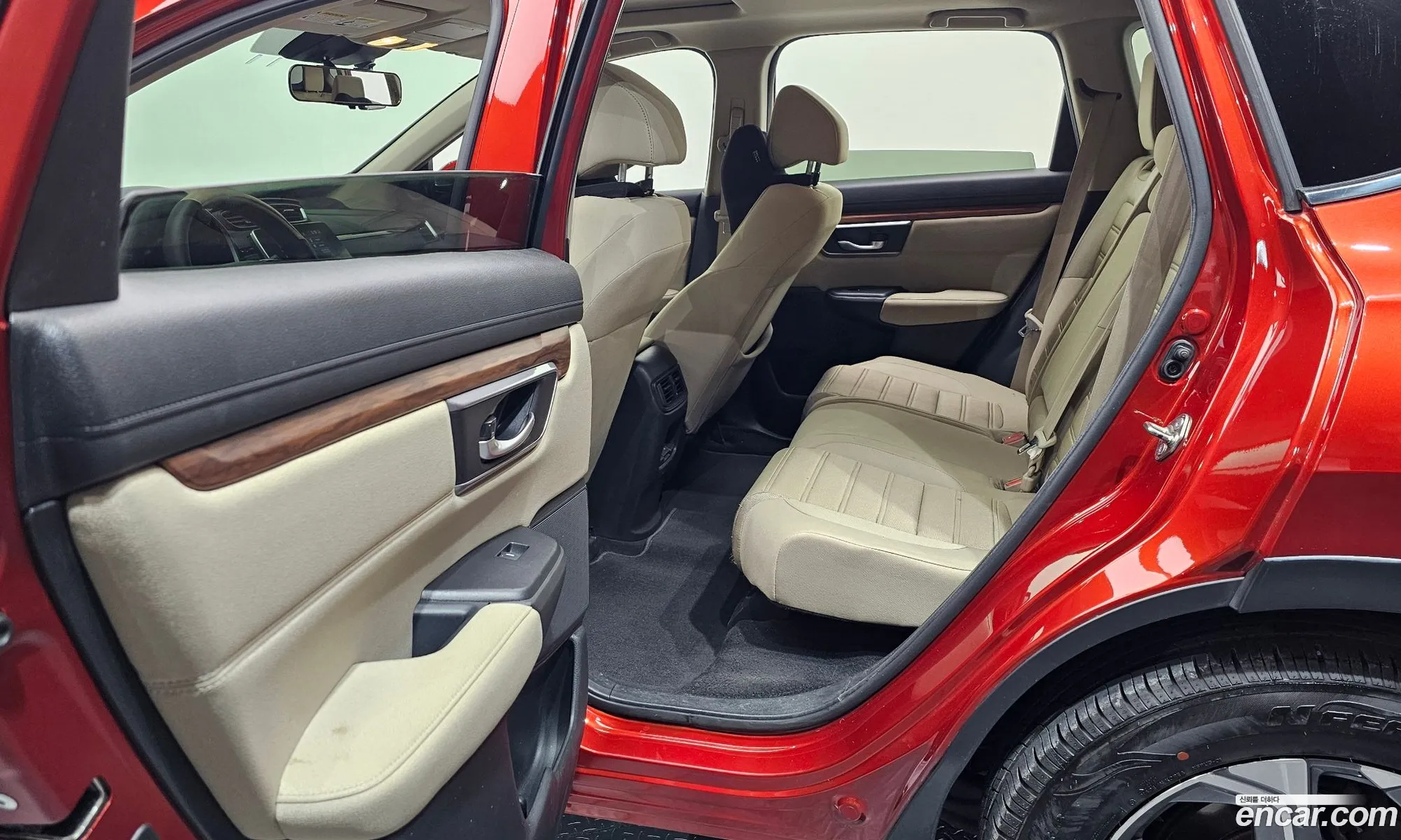 Honda CR-V 2017 2HKRW2H57HH614074 — 3