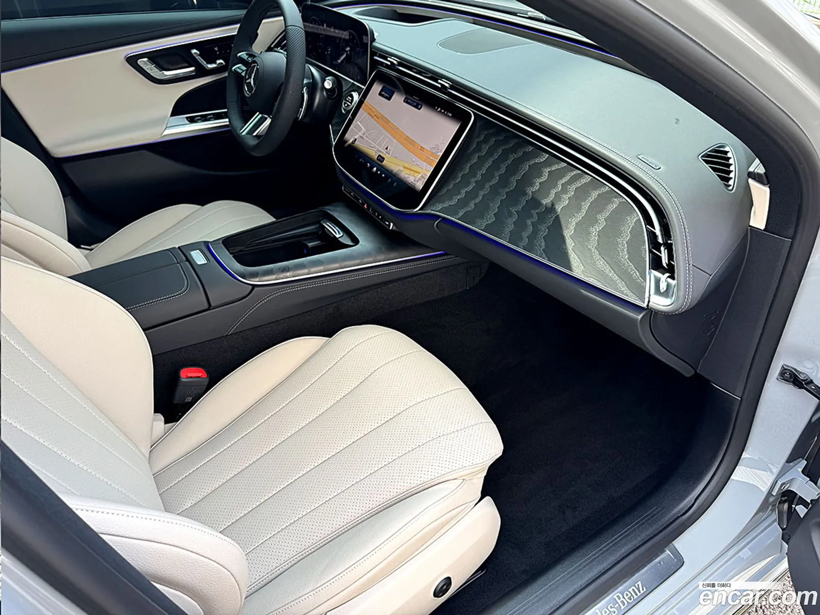 Mercedes-Benz E-Class W214 2026 — 13