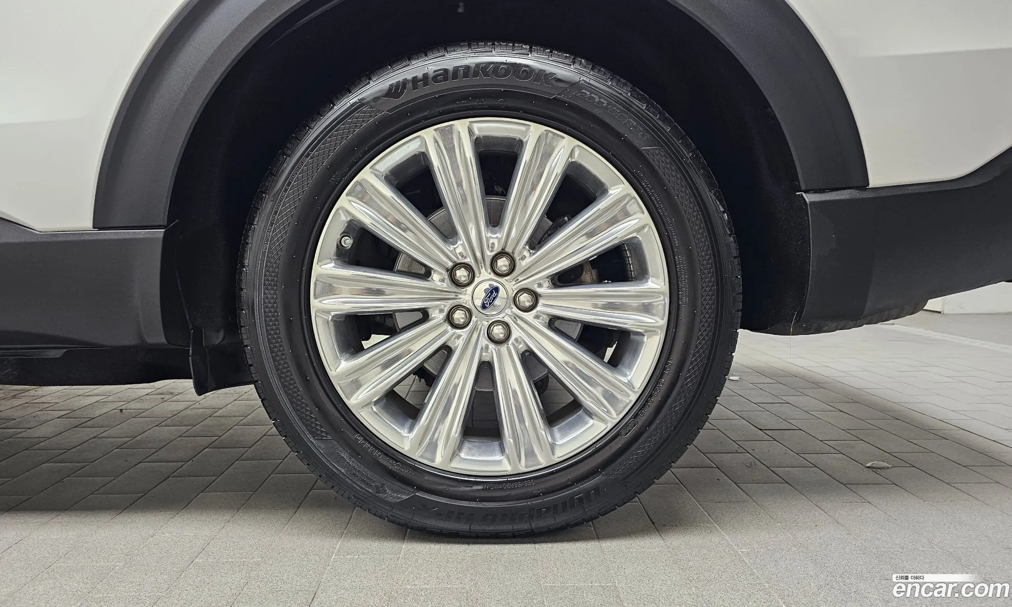 Ford Explorer 6th Gen 2020 1FMSK8FH0LGC66754 — 17