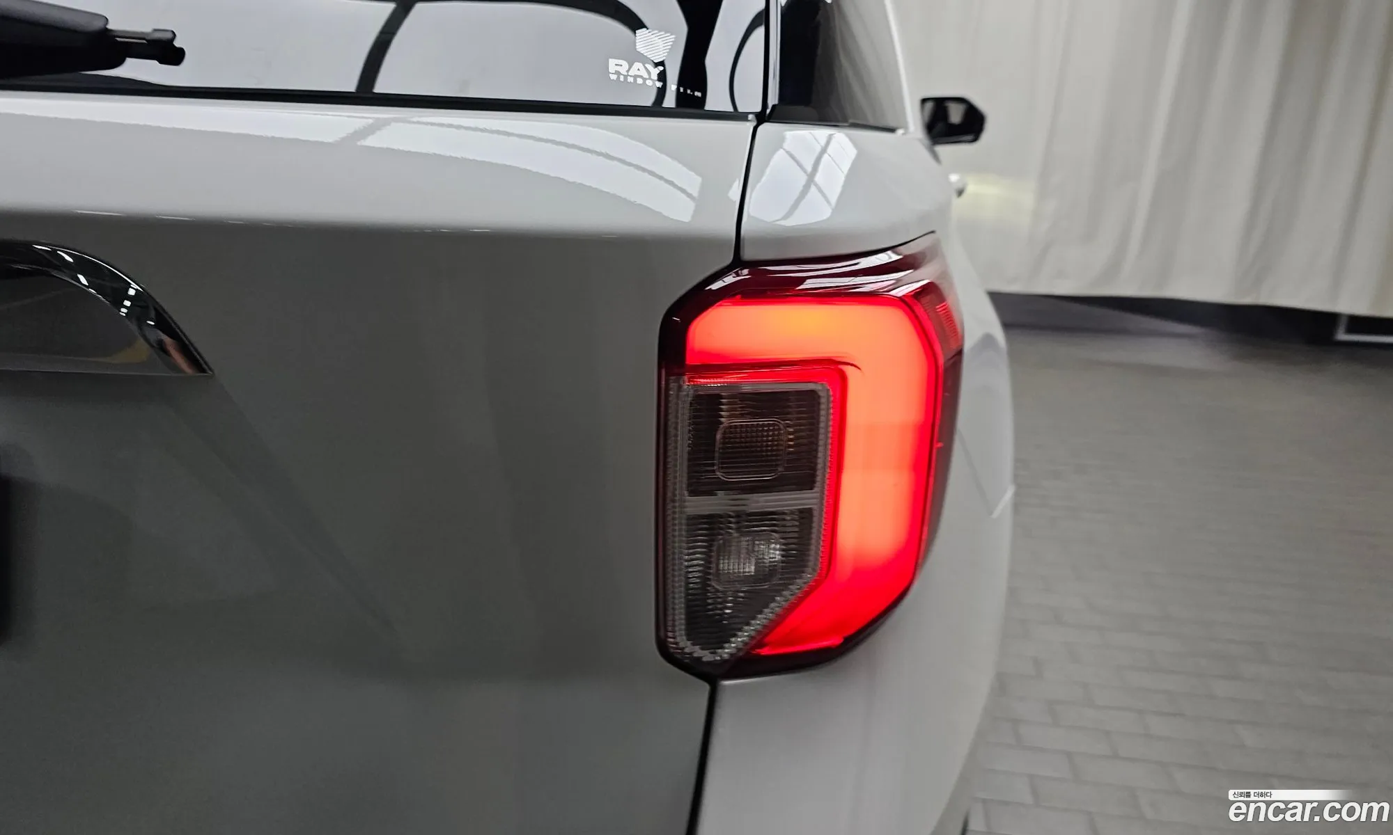 Ford Explorer 6th Gen 2020 1FMSK8FH0LGC66754 — 4