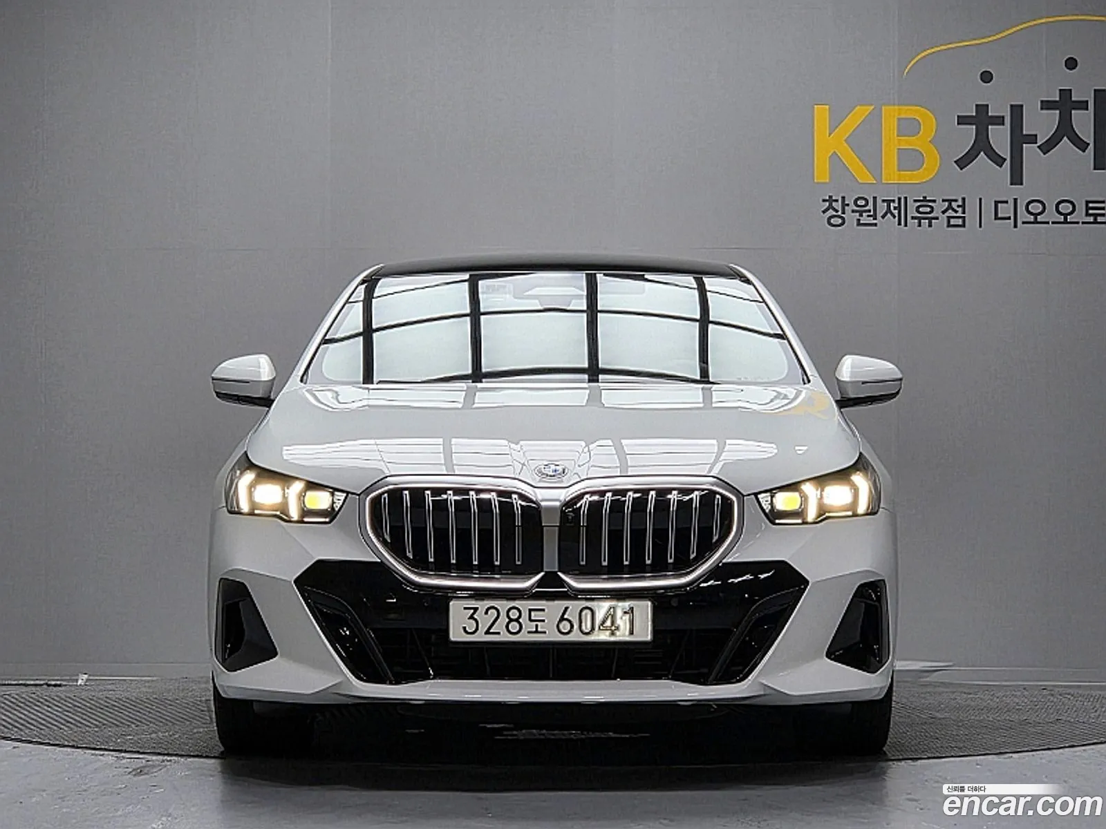 BMW 5 Series 2025 — 16