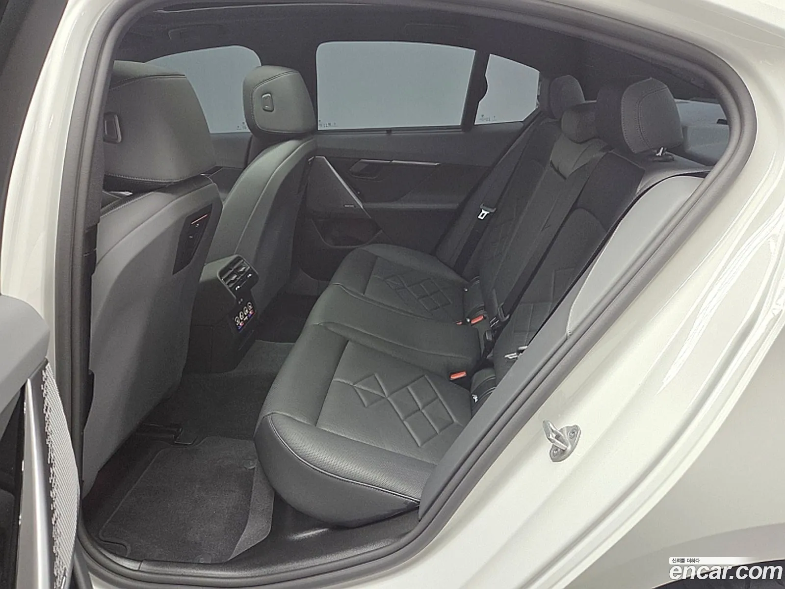 BMW 5 Series 2025 — 5