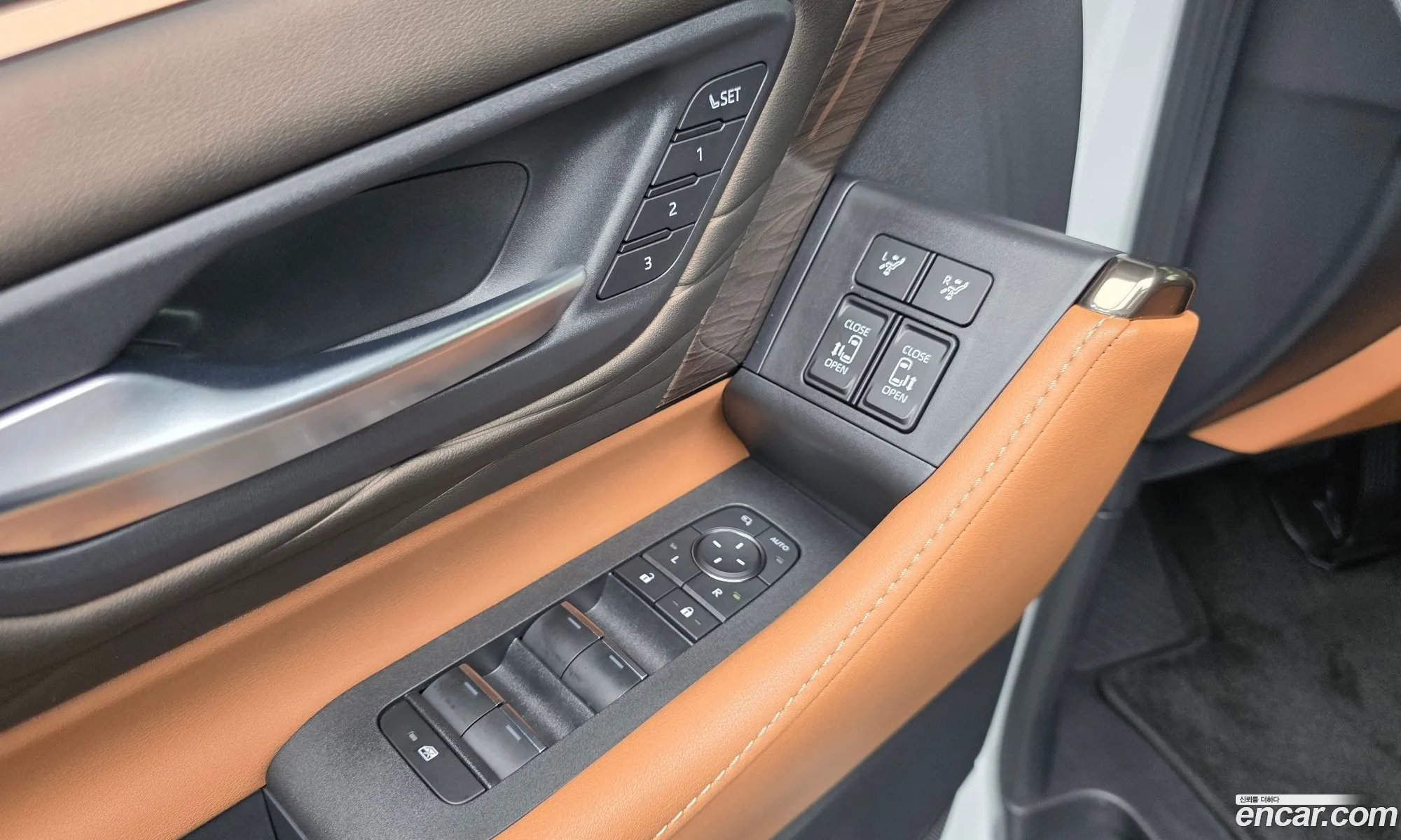 Toyota Alphard 2025 — 23