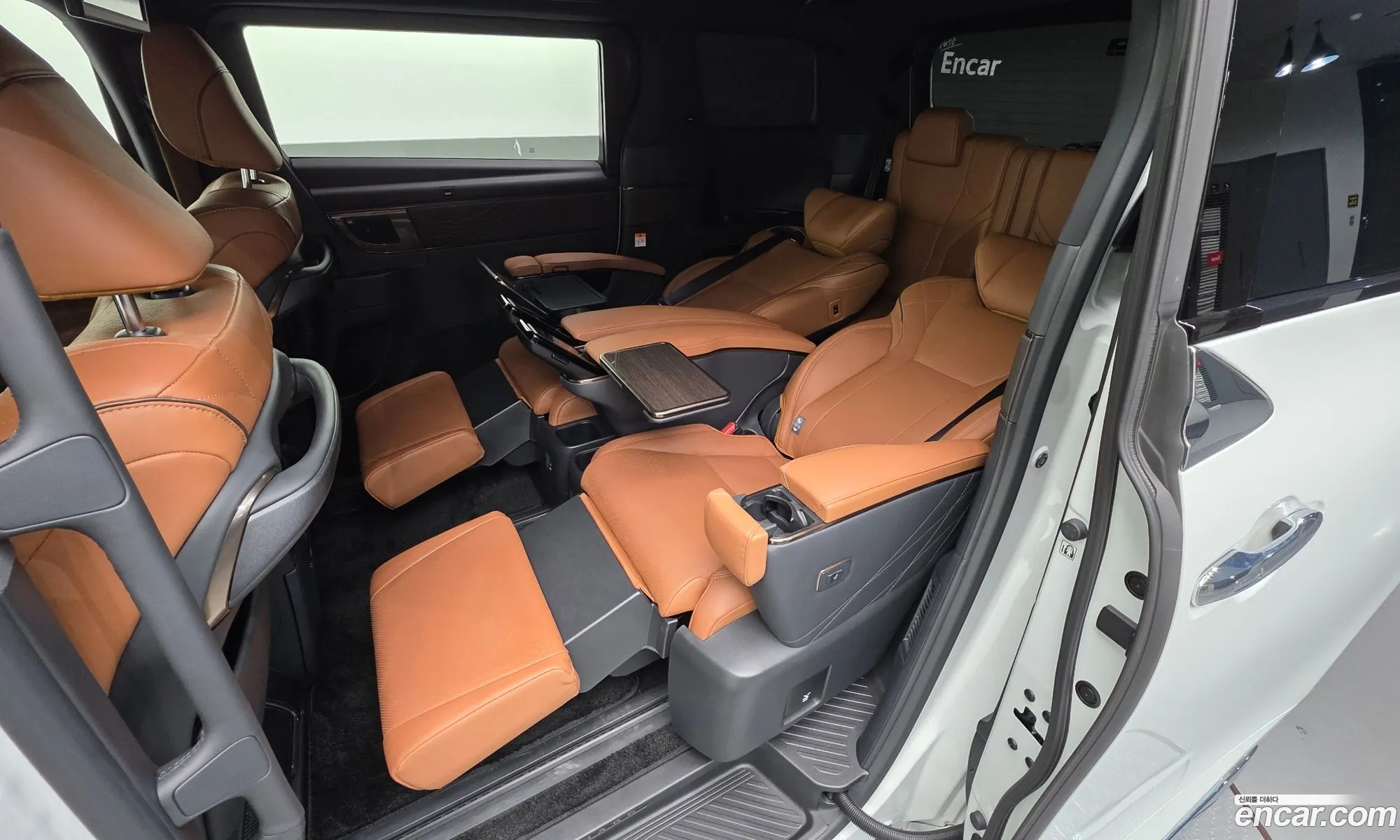 Toyota Alphard 2025 — 22
