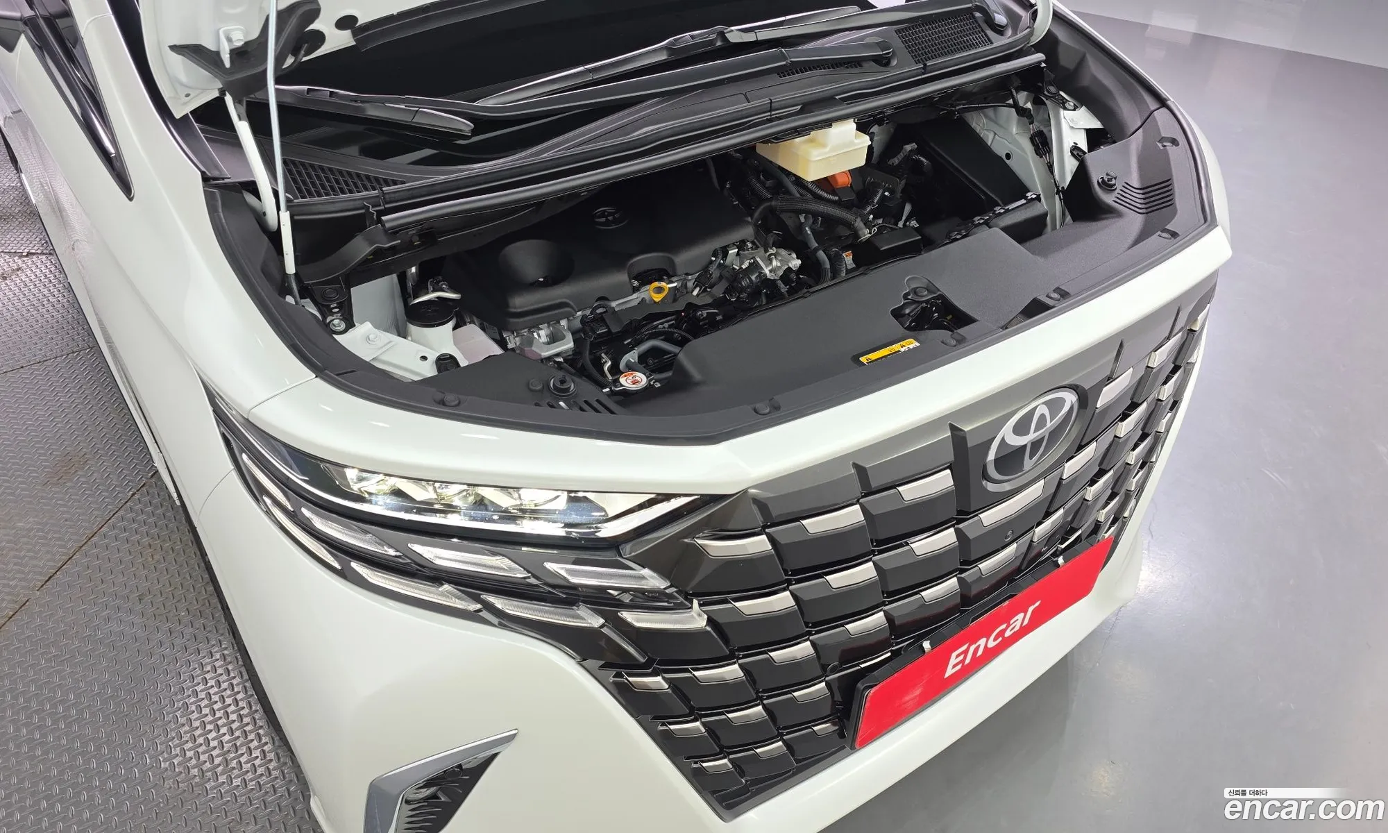 Toyota Alphard 2025 — 15