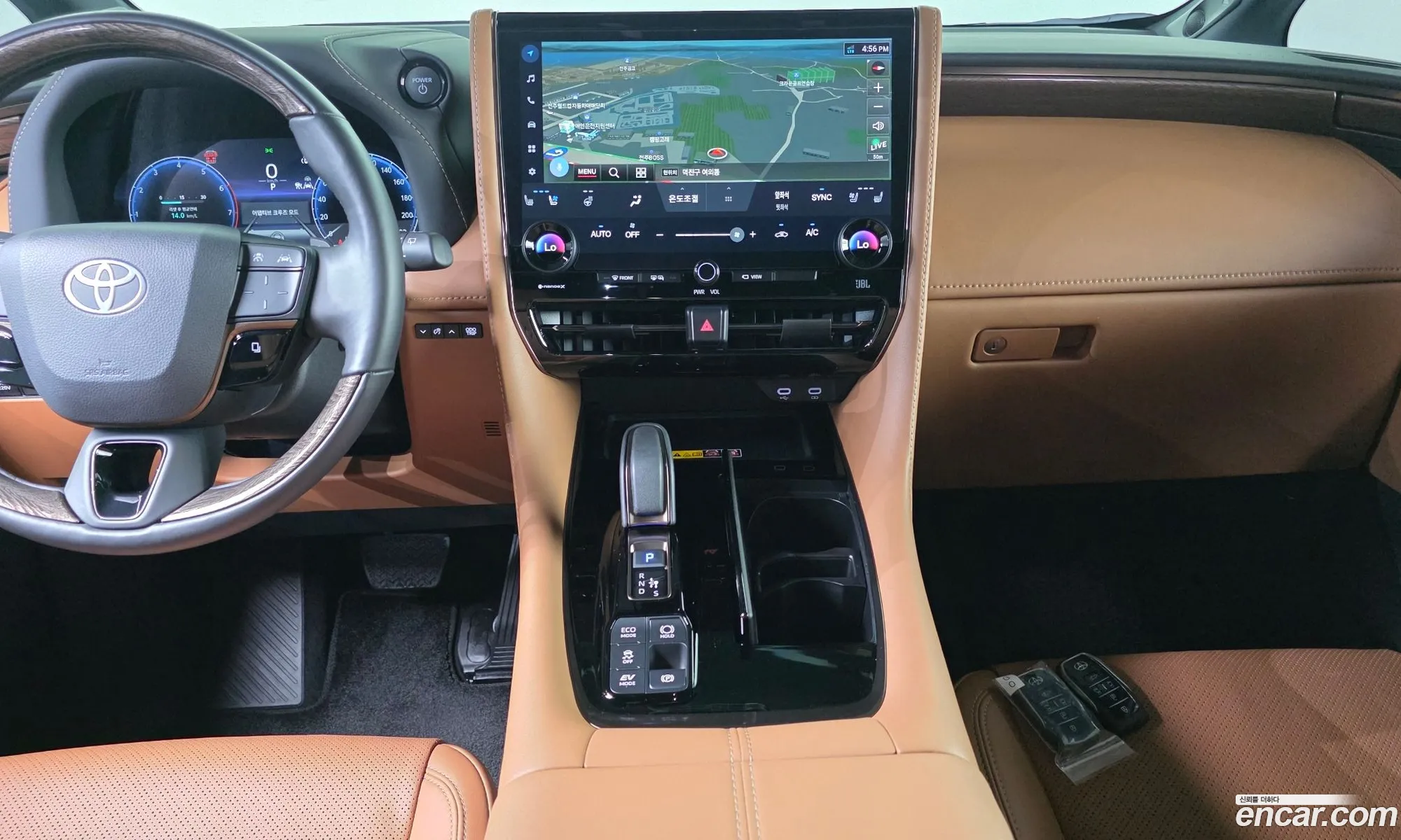 Toyota Alphard 2025 — 28