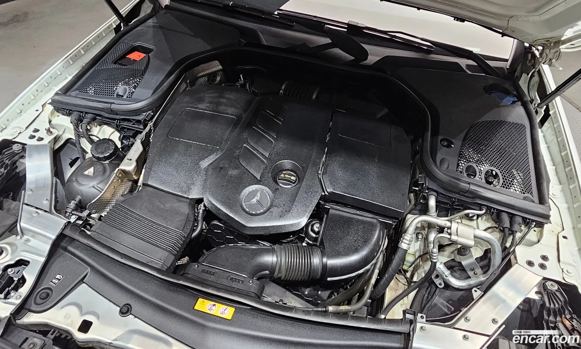 Mercedes-Benz E-Class W213 2016 WDDZF0EBXHA089166 — 3