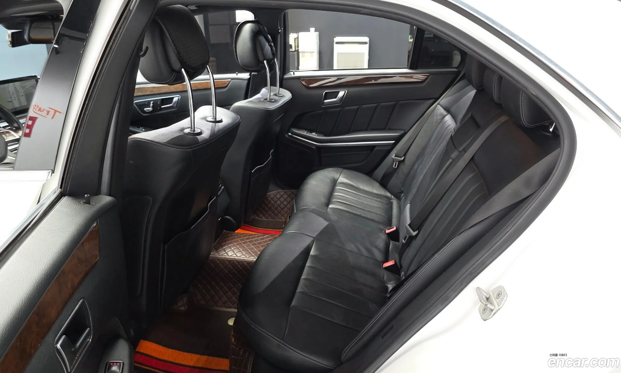 Mercedes-Benz E-Class W212 2014 WDDHF5FB1EB052603 — 18