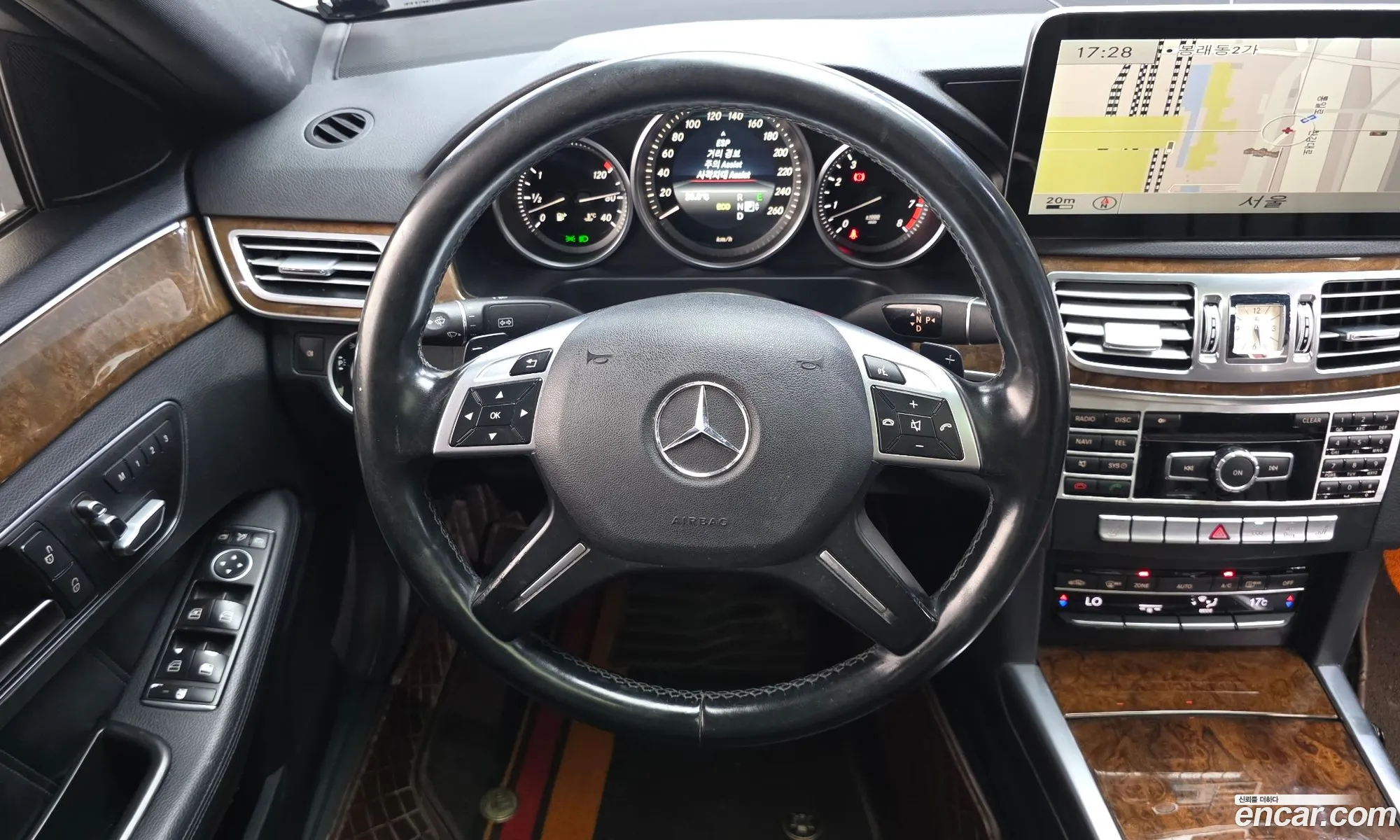 Mercedes-Benz E-Class W212 2014 WDDHF5FB1EB052603 — 12