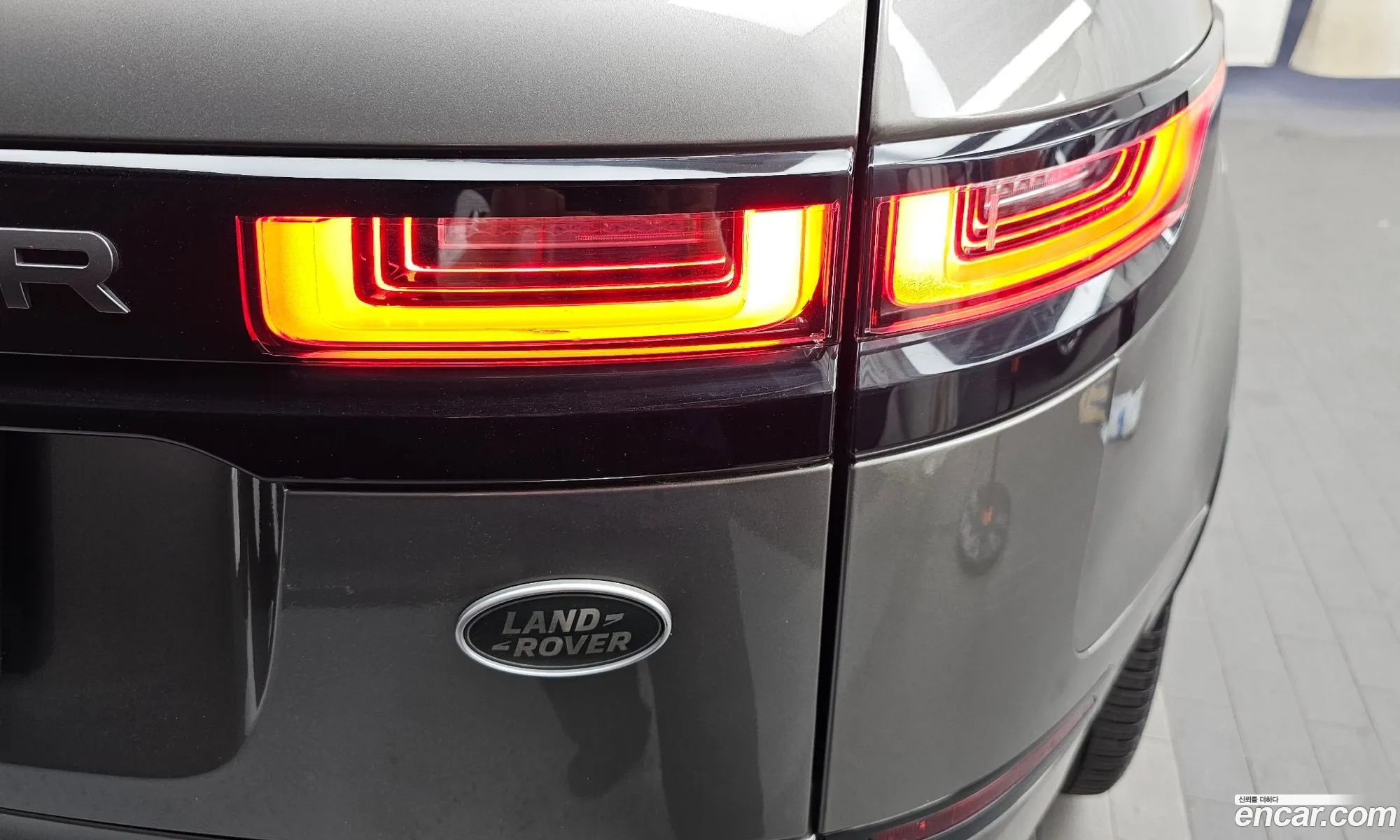 Land Rover Range Rover Velar 2018 — 34