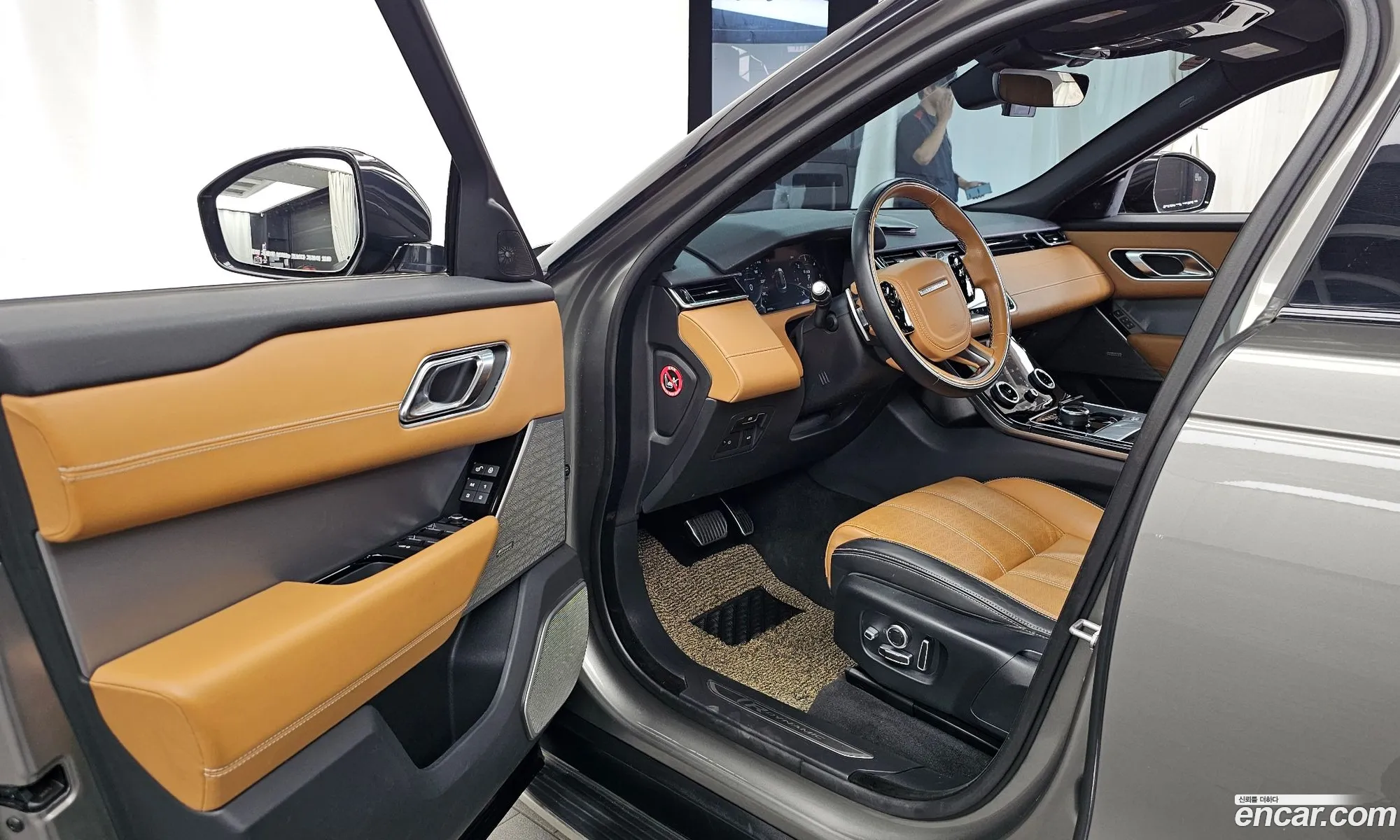 Land Rover Range Rover Velar 2018 — 25