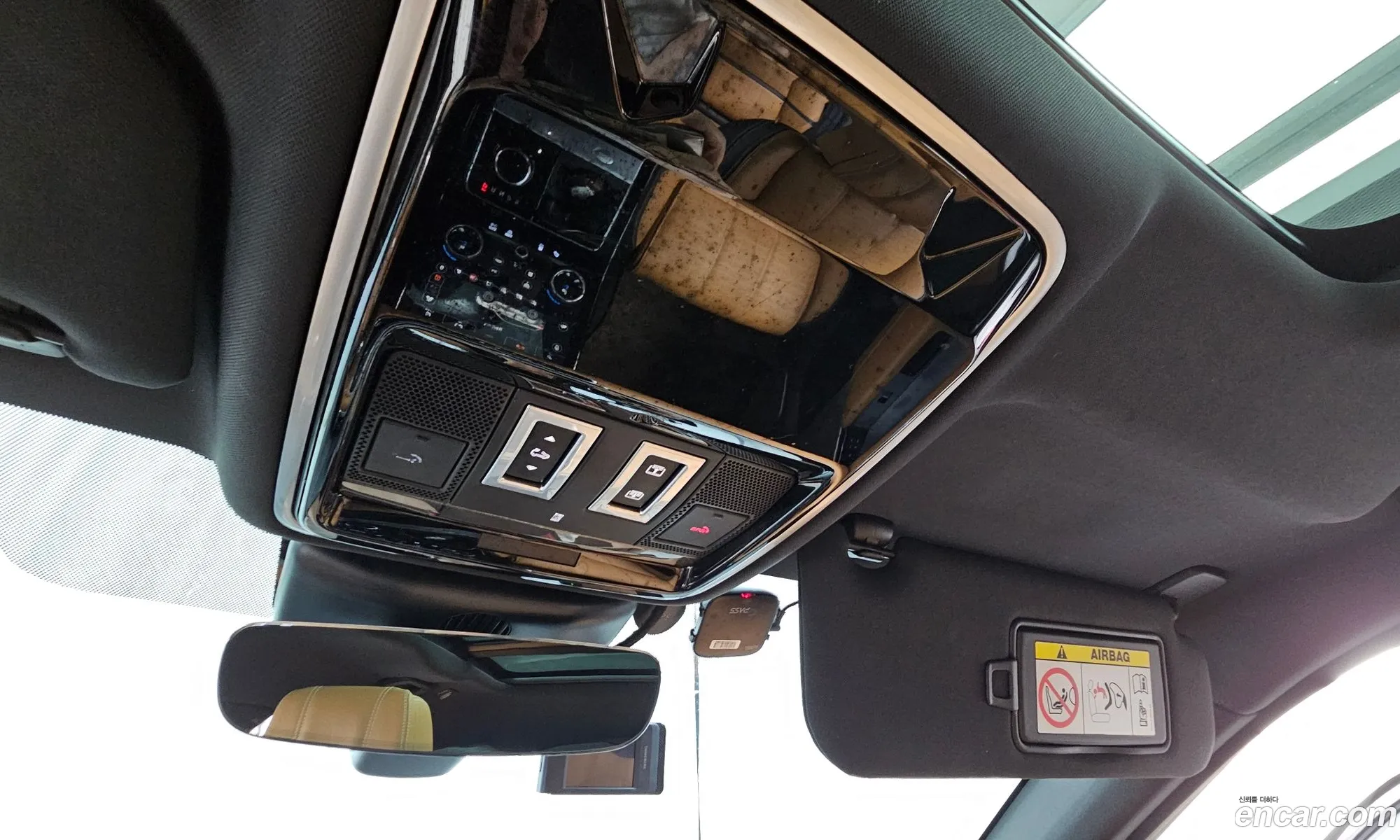 Land Rover Range Rover Velar 2018 — 28