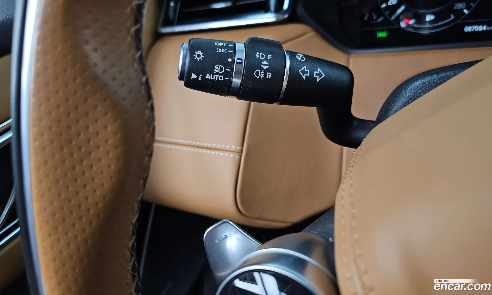 Land Rover Range Rover Velar 2018 — 11