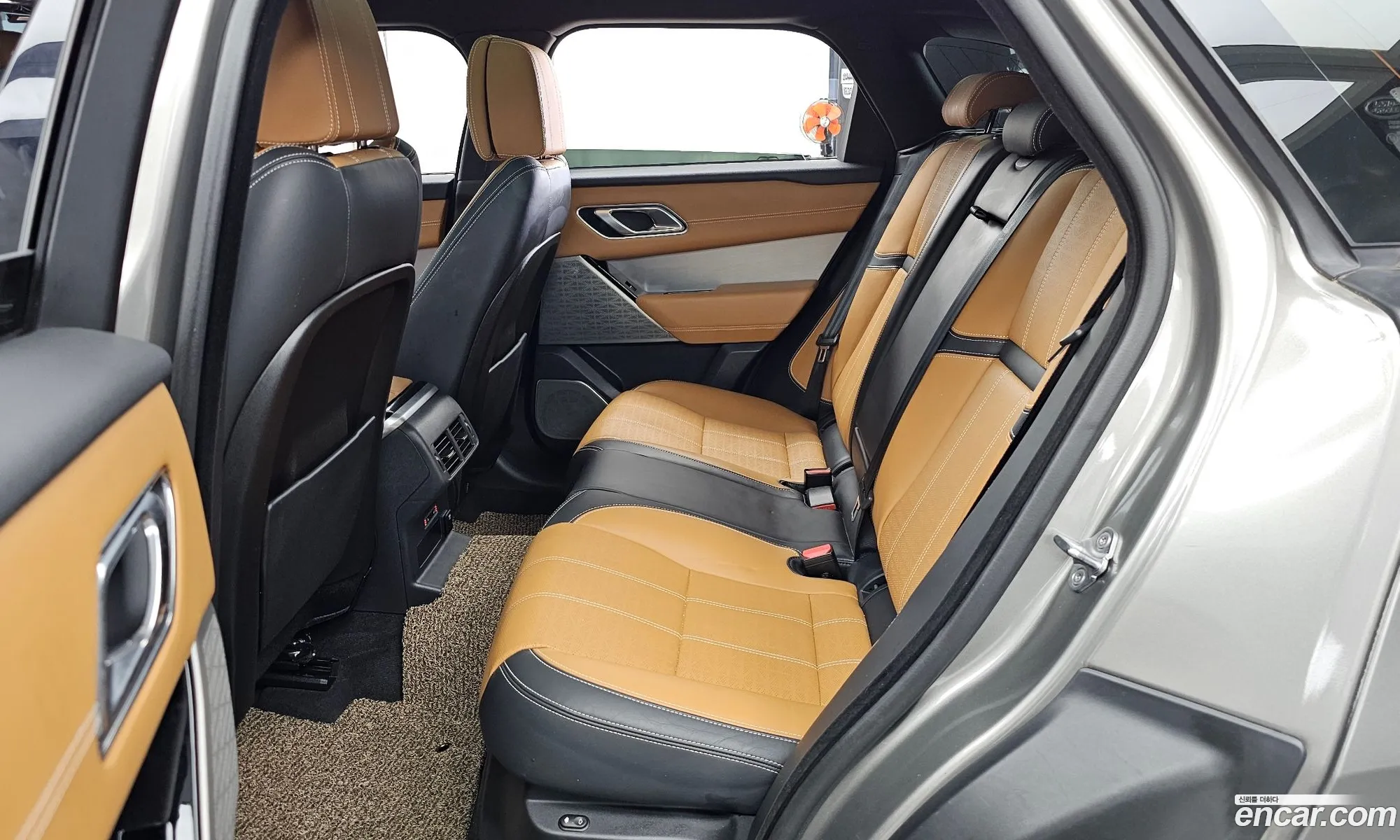 Land Rover Range Rover Velar 2018 — 27