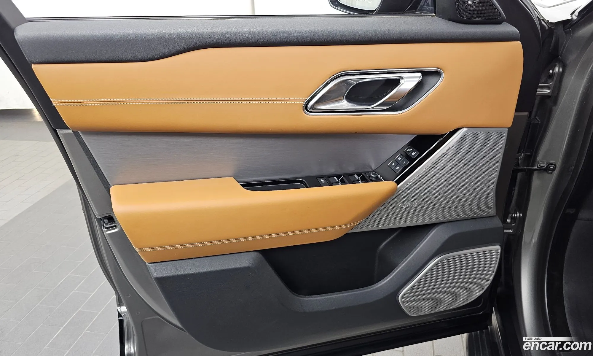 Land Rover Range Rover Velar 2018 — 30