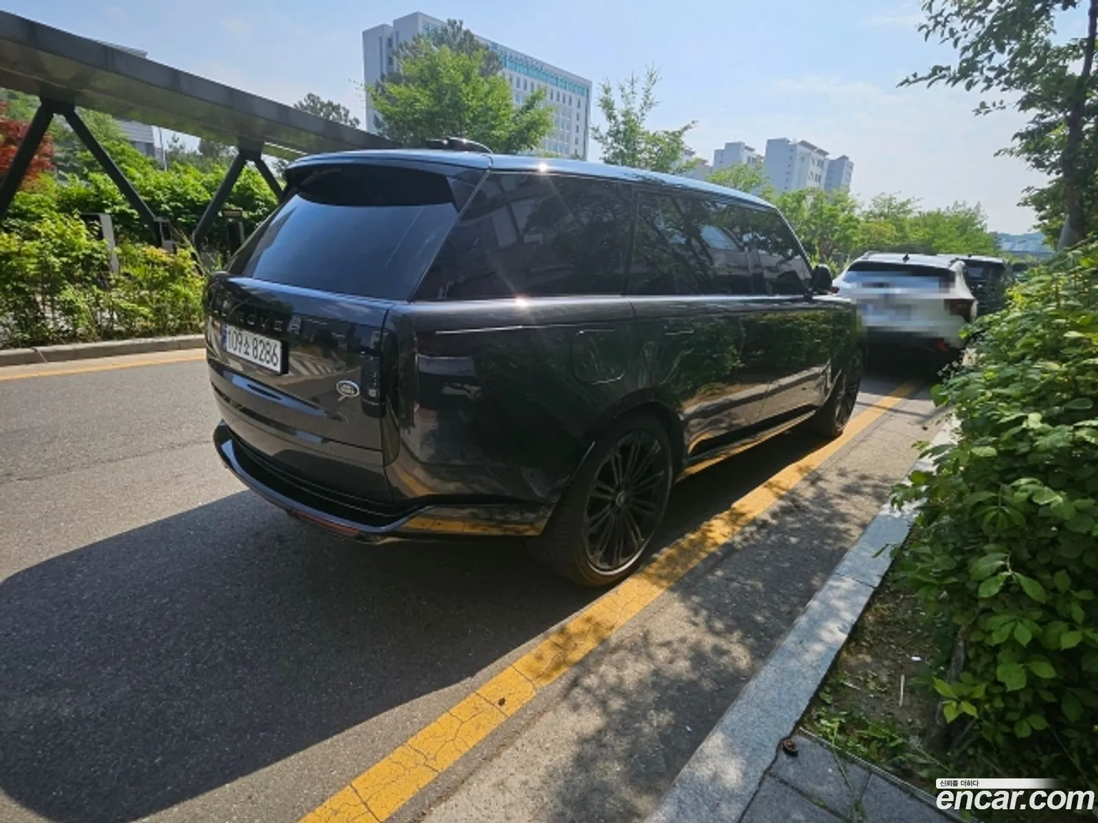 Land Rover Range Rover 2023 — 11