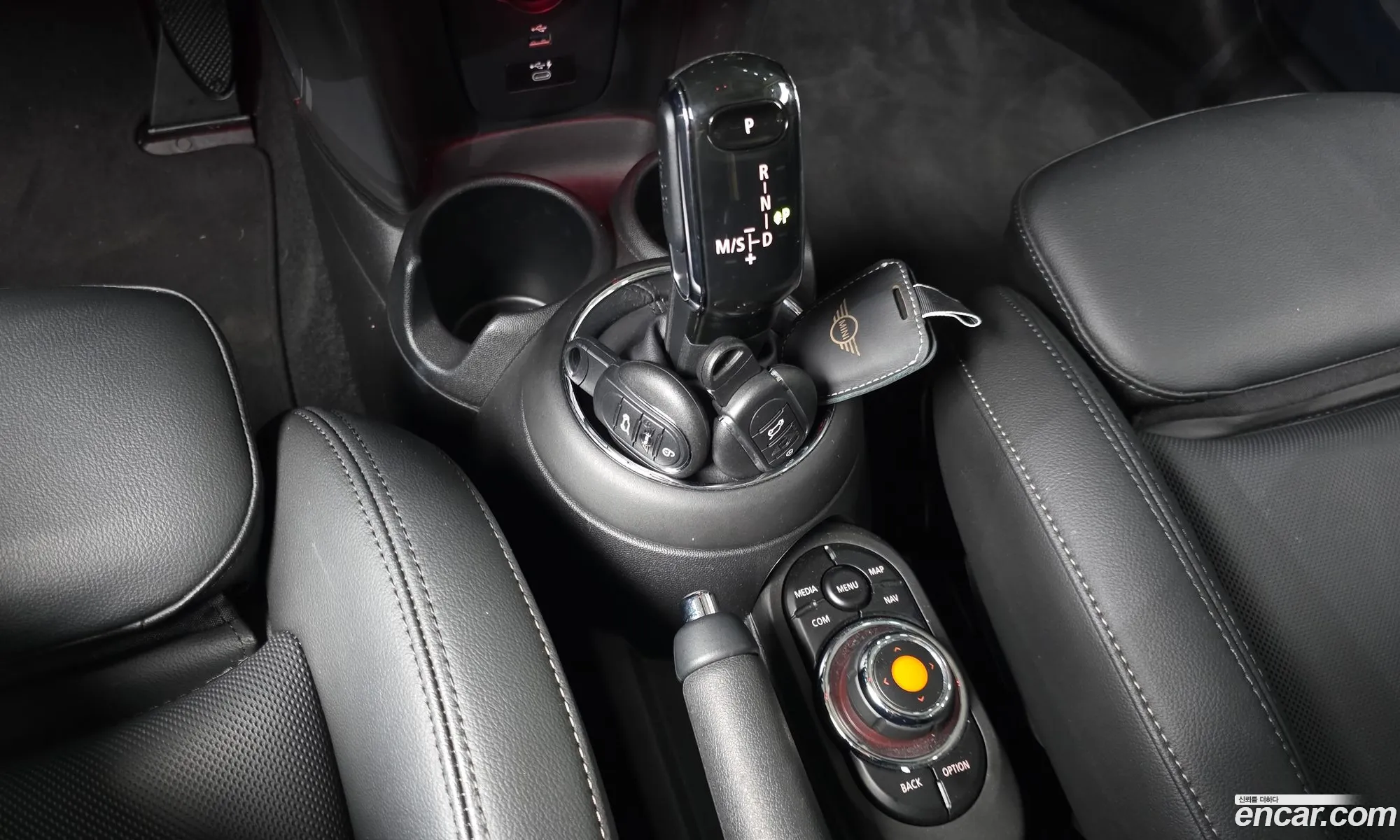 Mini Cooper 2020 — 21