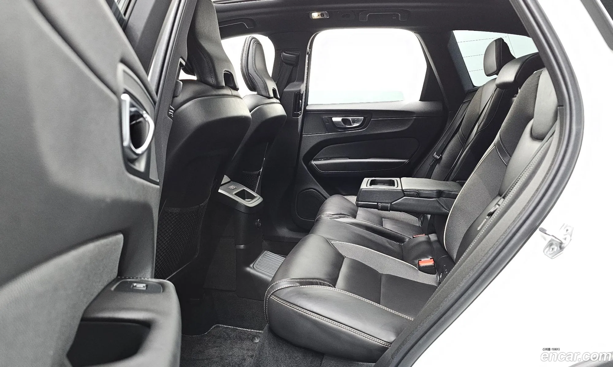Volvo XC60 2021 — 16