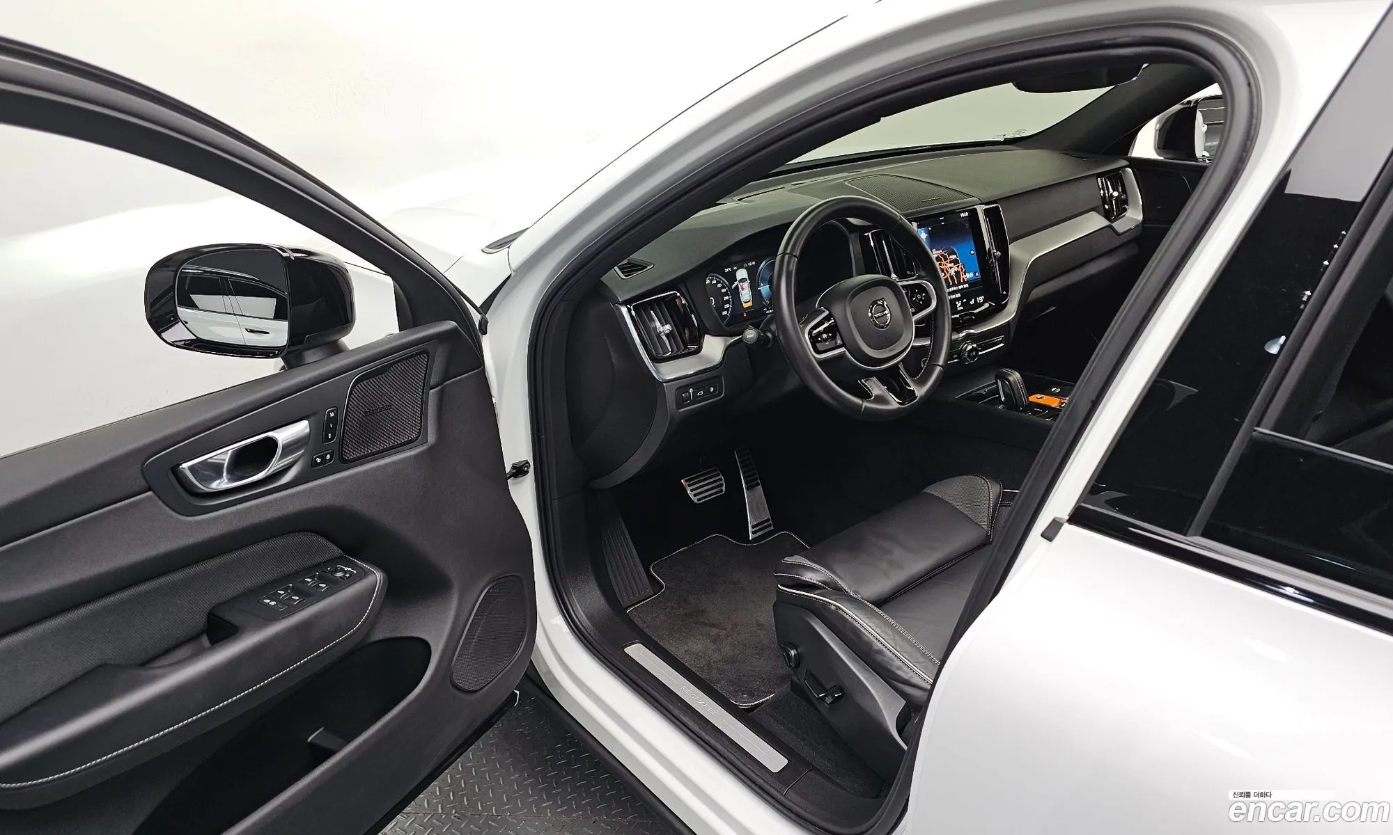 Volvo XC60 2021 — 10