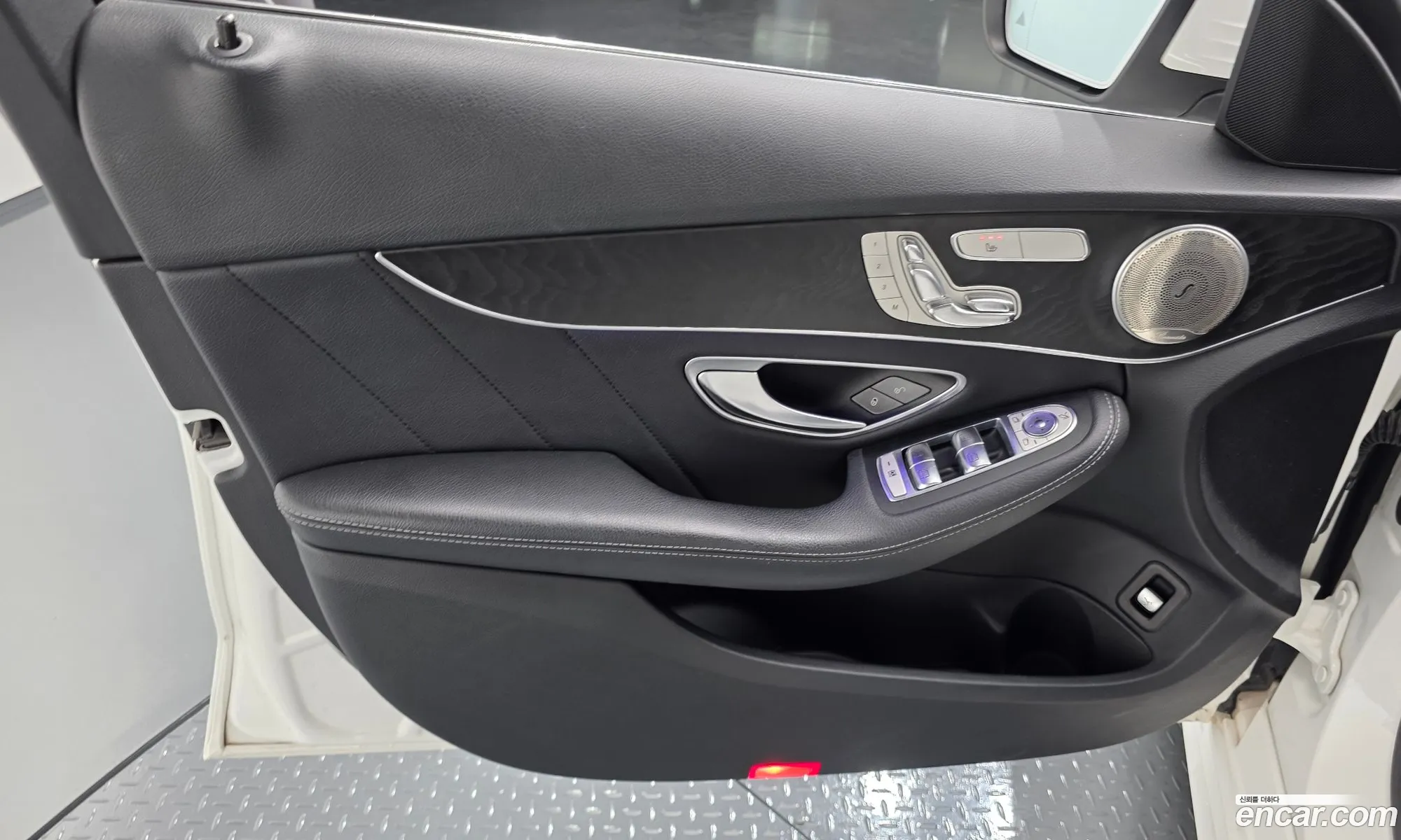 Mercedes-Benz C-Class W205 2019 — 23