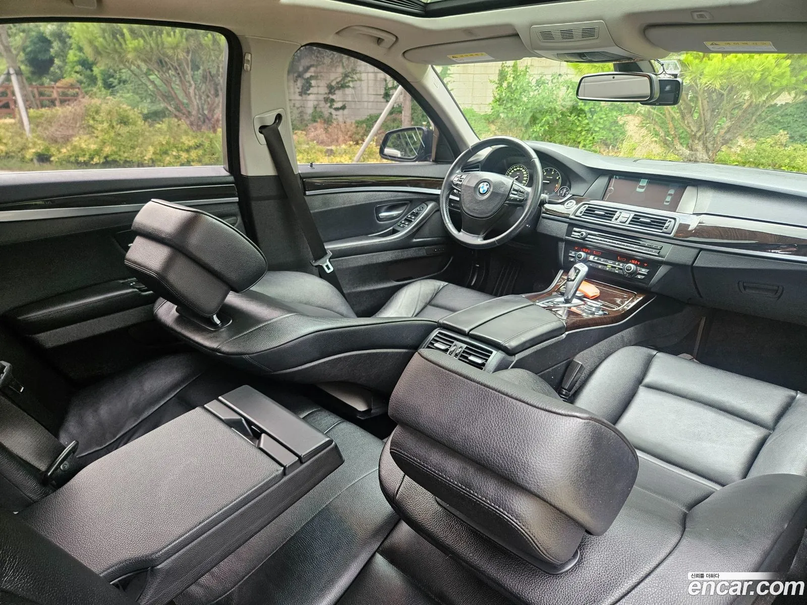 BMW 5 Series 2011 — 12