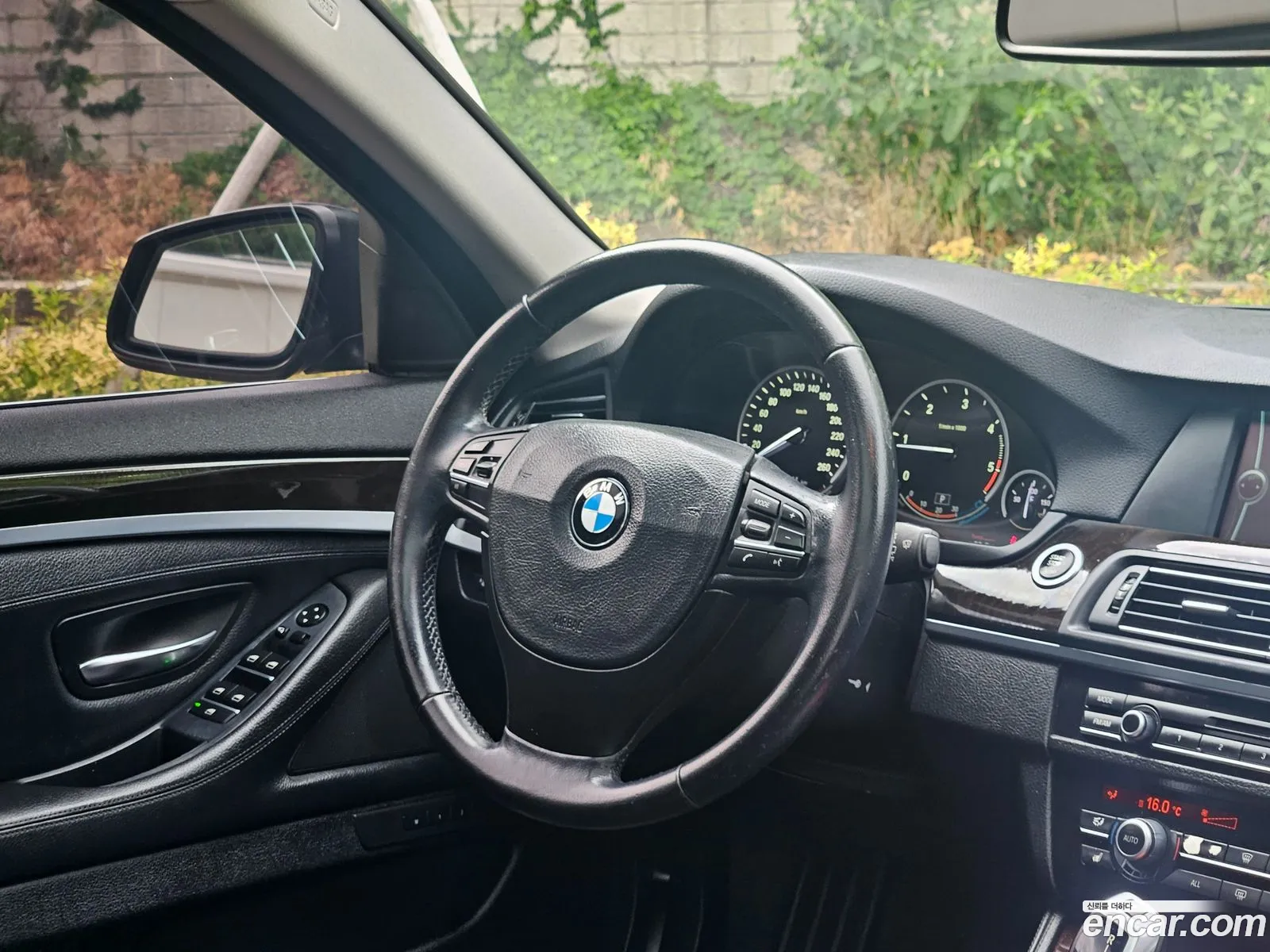 BMW 5 Series 2011 — 2