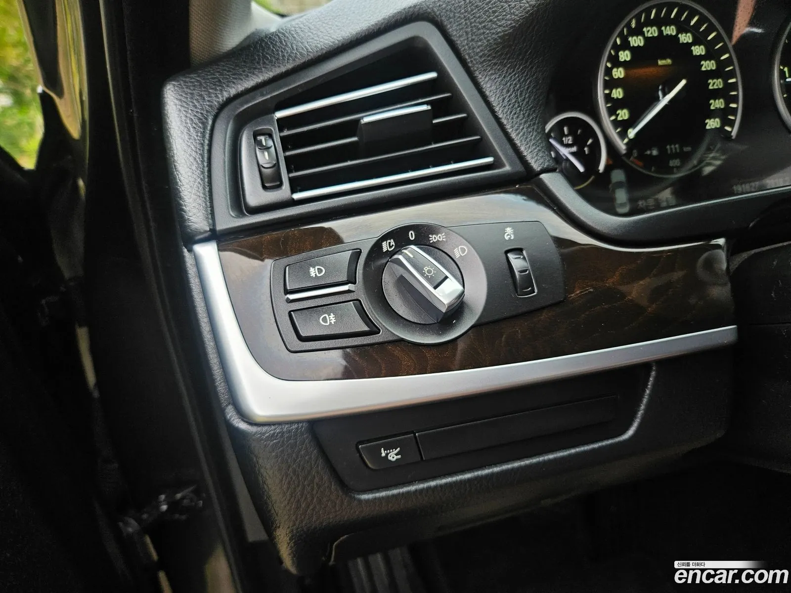 BMW 5 Series 2011 — 15