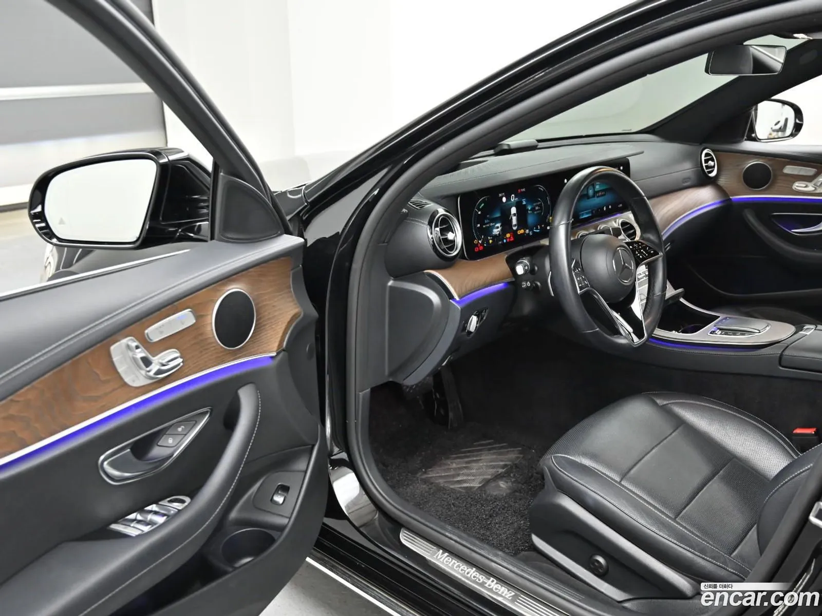 Mercedes-Benz E-Class W213 2020 — 18