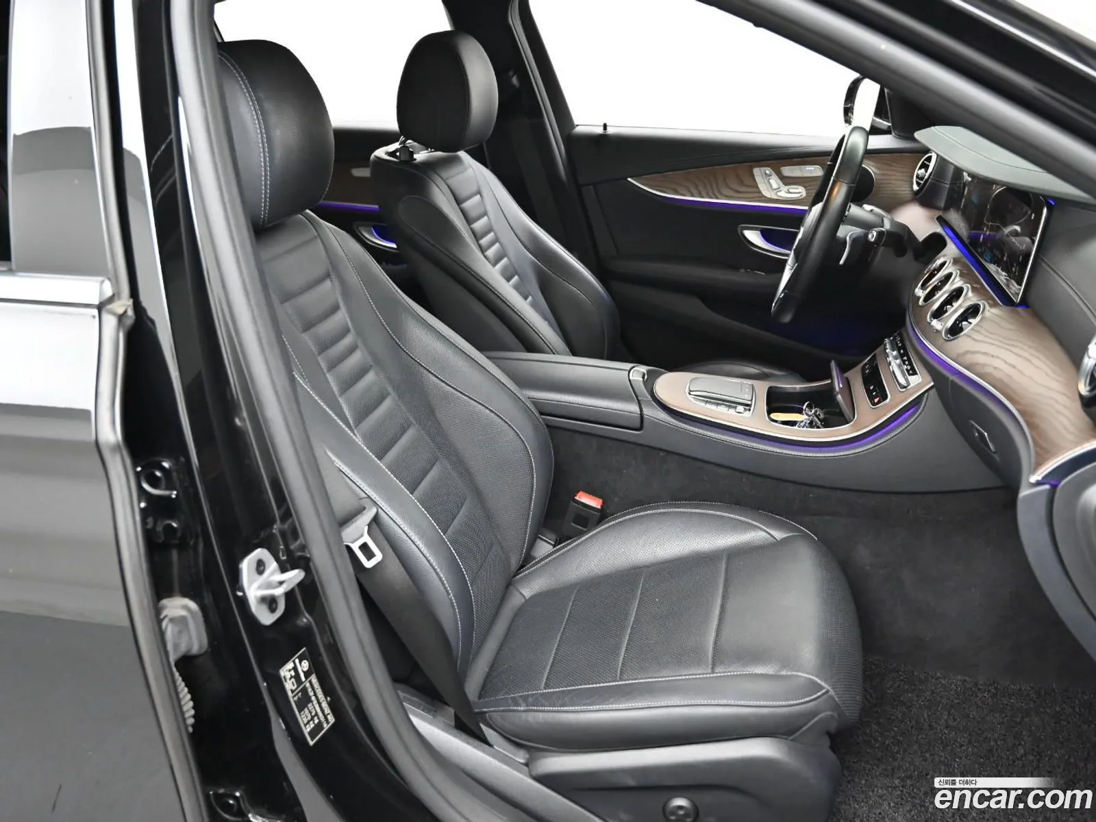 Mercedes-Benz E-Class W213 2020 — 15