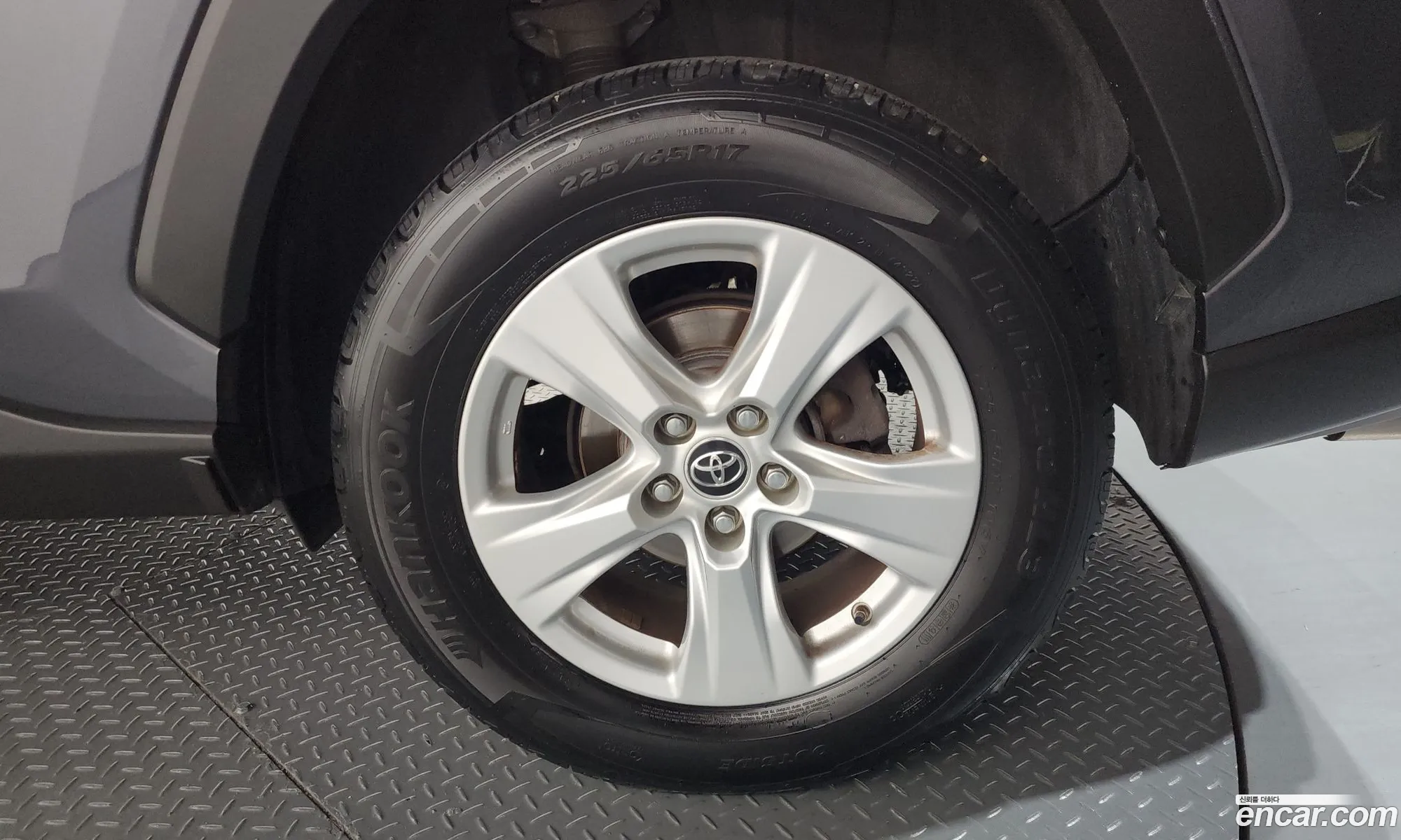 Toyota RAV4 2019 JTMW2RFV2KD017177 — 21
