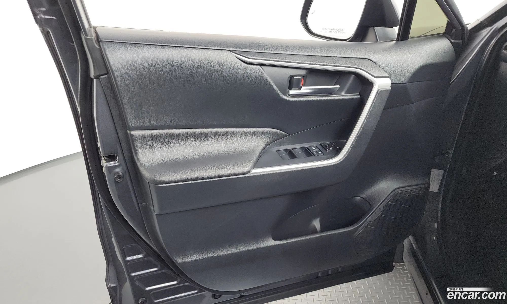 Toyota RAV4 2019 JTMW2RFV2KD017177 — 31