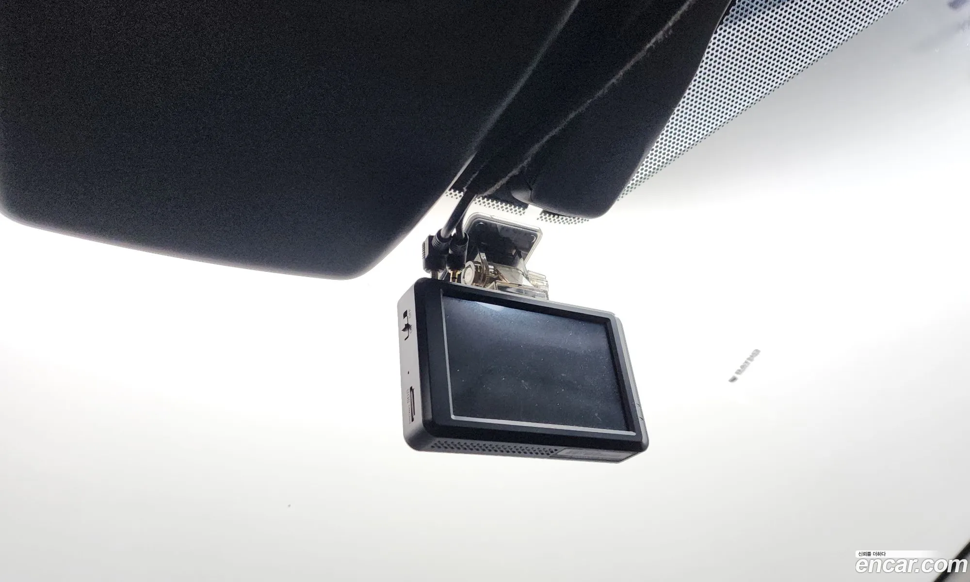 Toyota RAV4 2019 JTMW2RFV2KD017177 — 8
