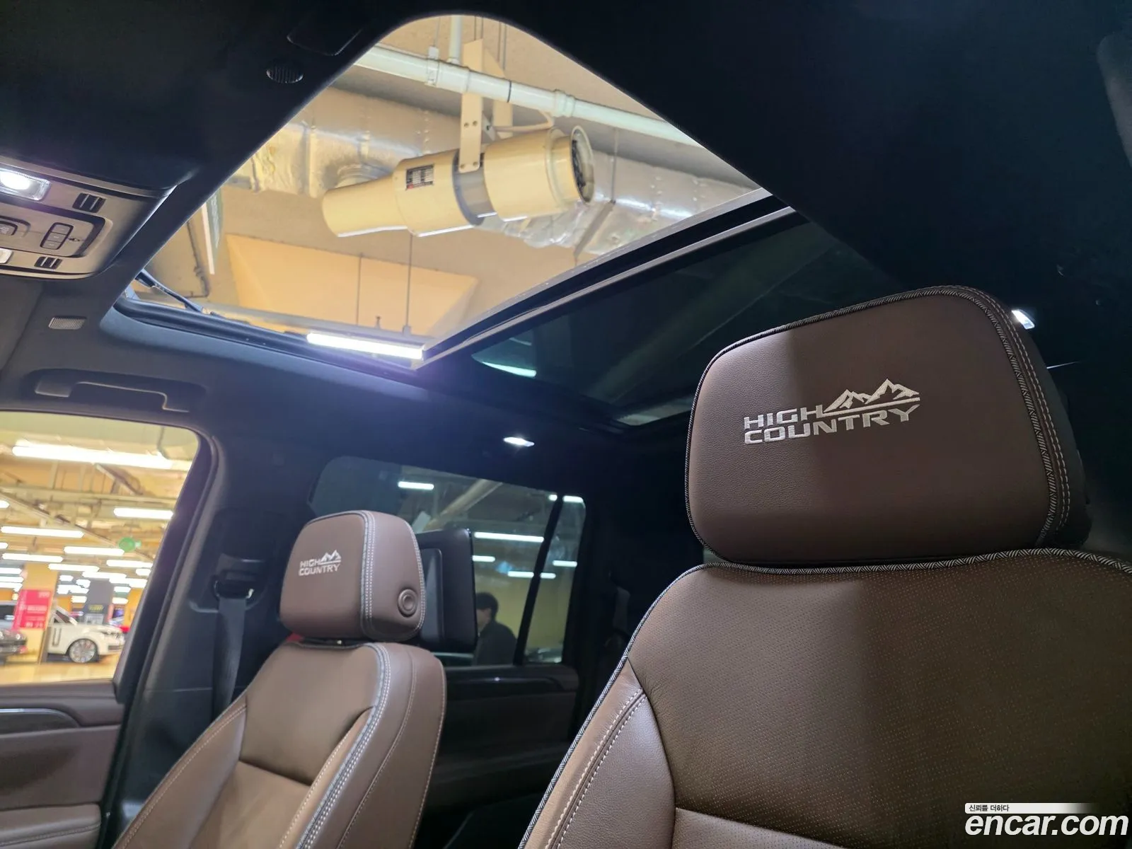 Chevrolet Suburban 2021 — 15
