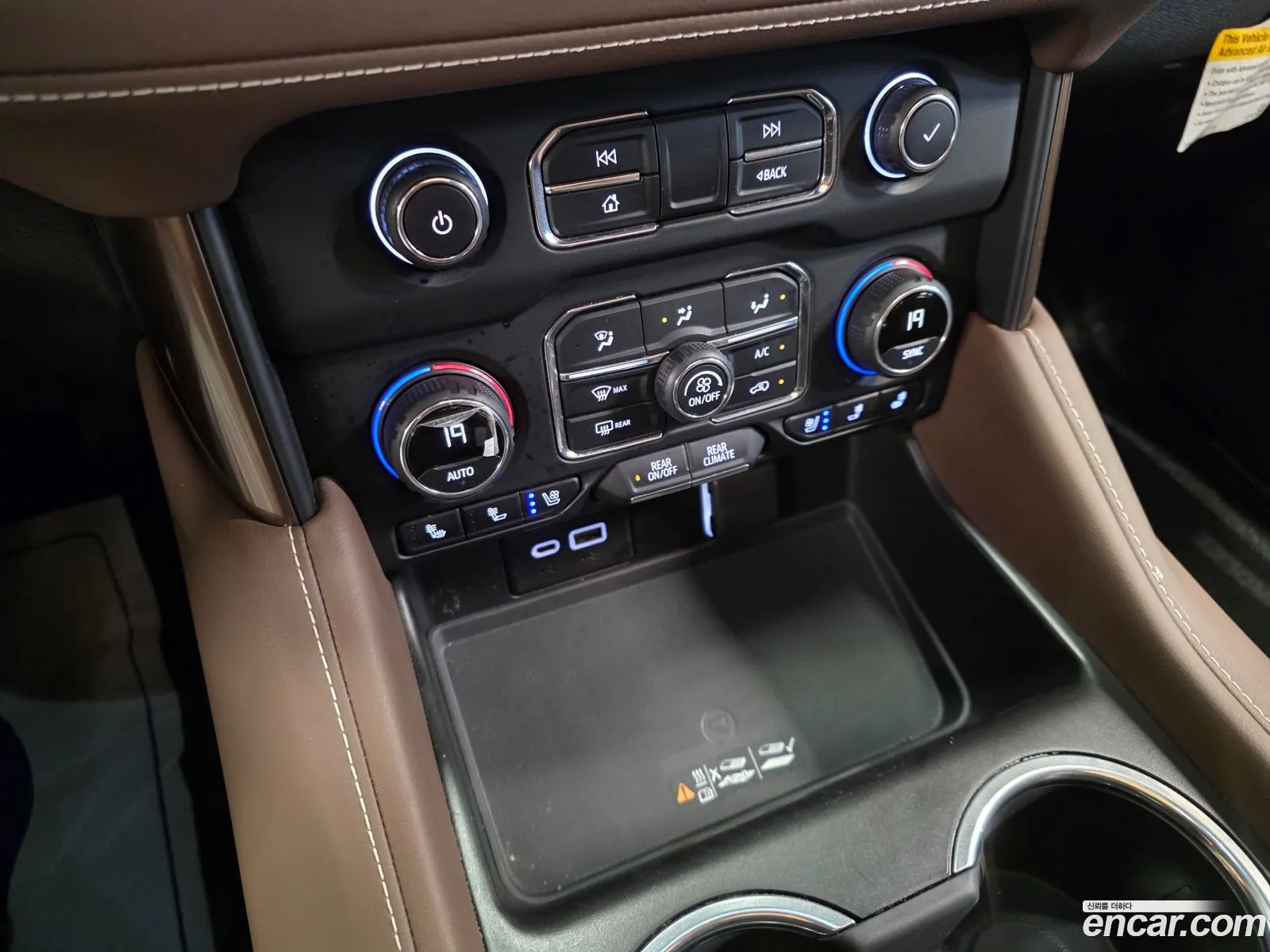 Chevrolet Suburban 2021 — 6