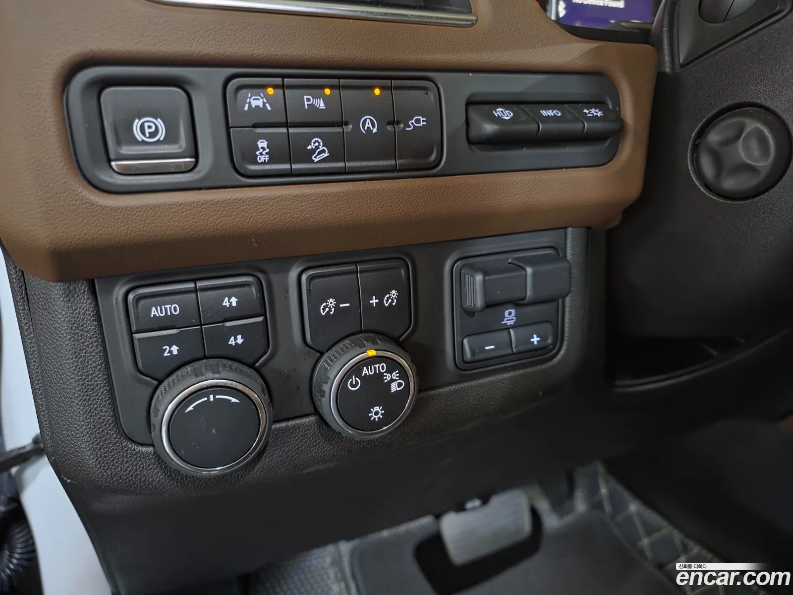 Chevrolet Suburban 2021 — 4