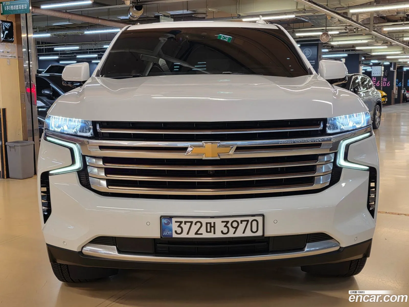 Chevrolet Suburban 2021 — 18
