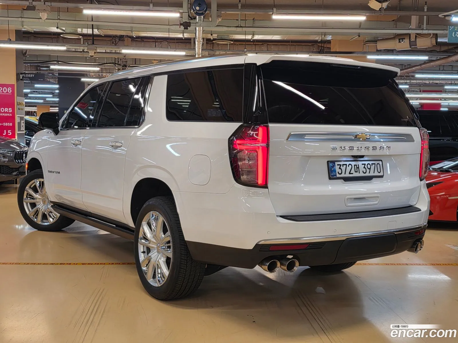 Chevrolet Suburban 2021 — 16
