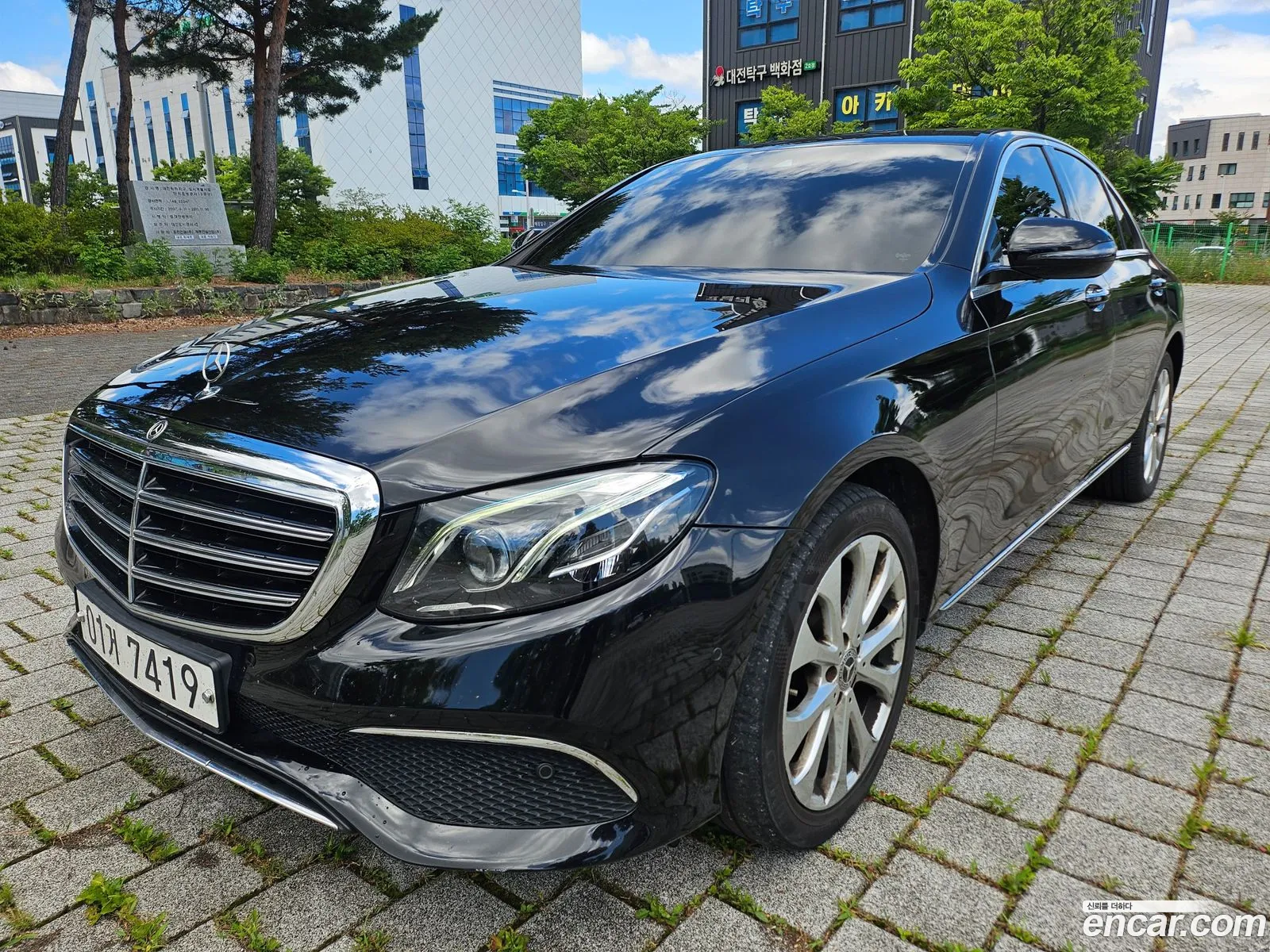 Mercedes-Benz E-Class W213 2017 — 14