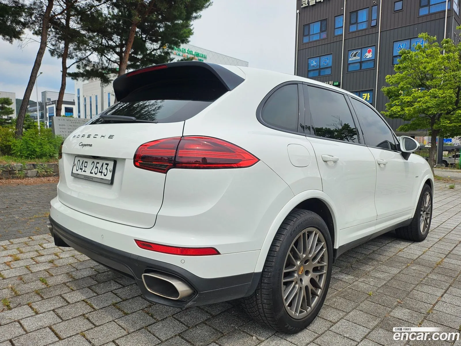 Porsche Cayenne 2017 — 11
