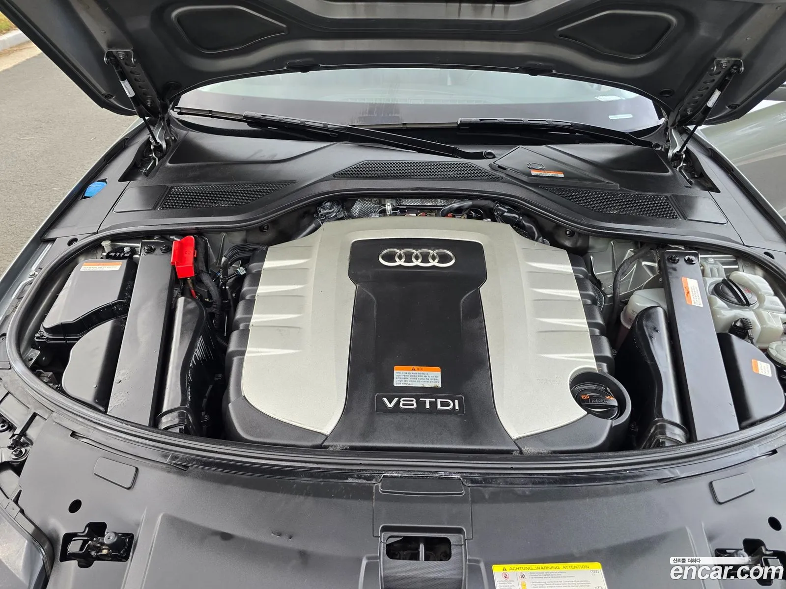 Audi A8 2012 — 2