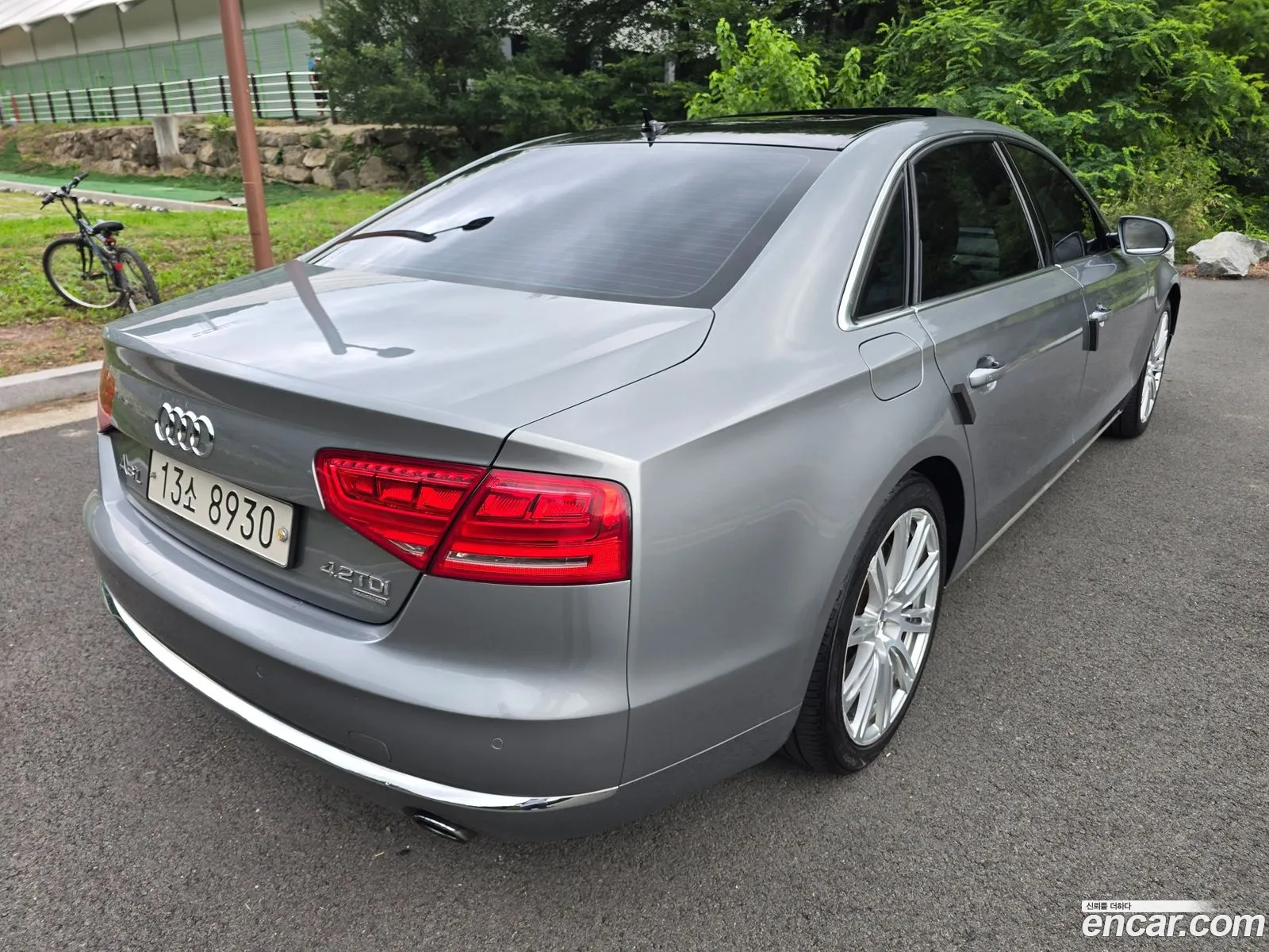 Audi A8 2012 — 18
