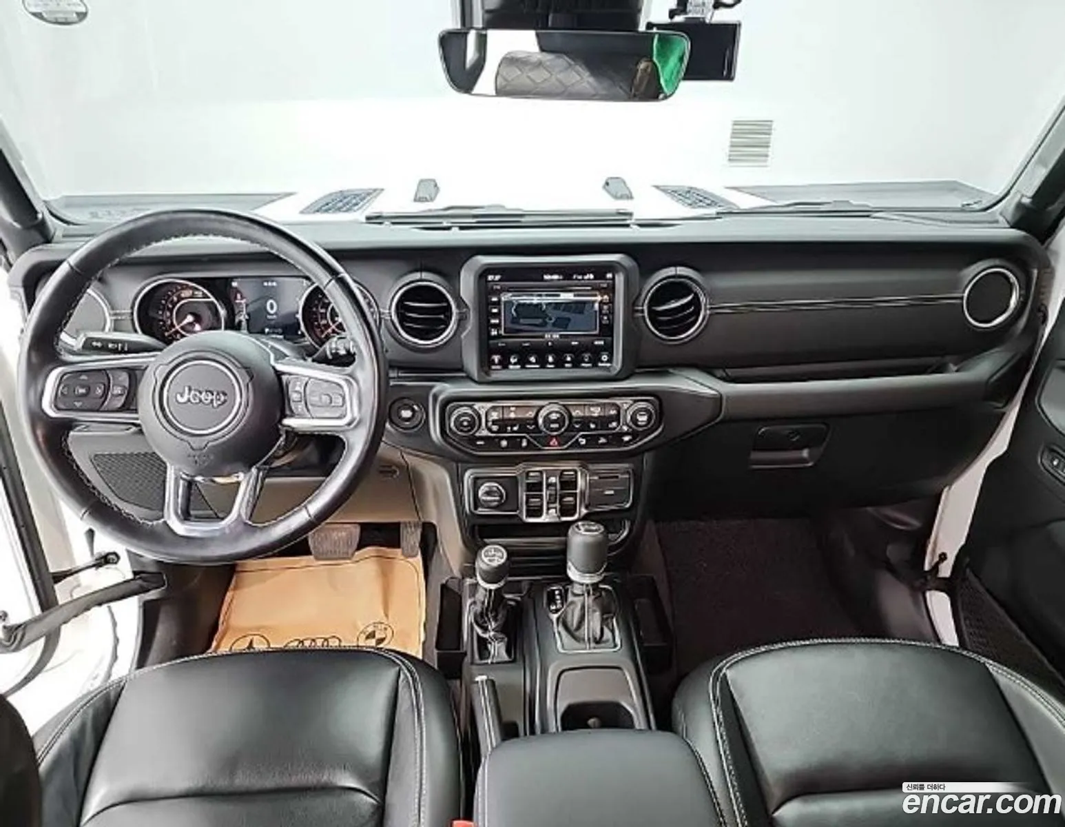 Jeep Wrangler 2023 — 17