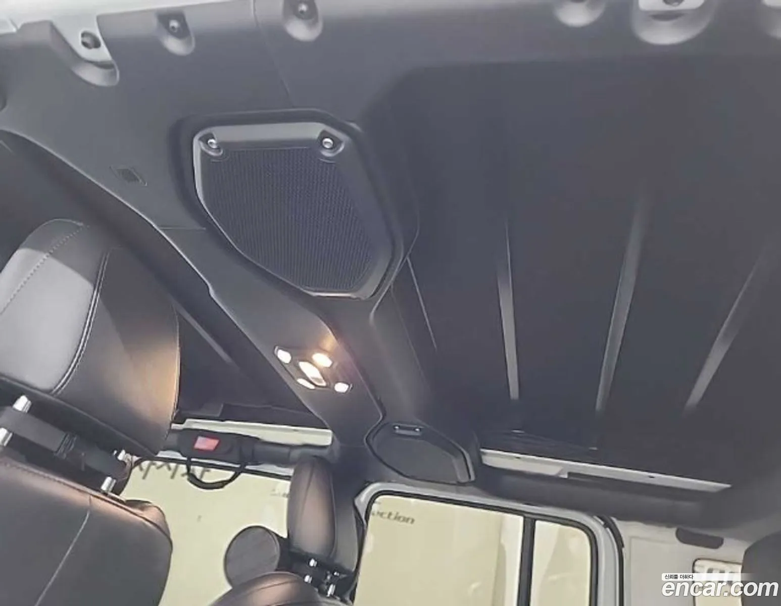 Jeep Wrangler 2023 — 10