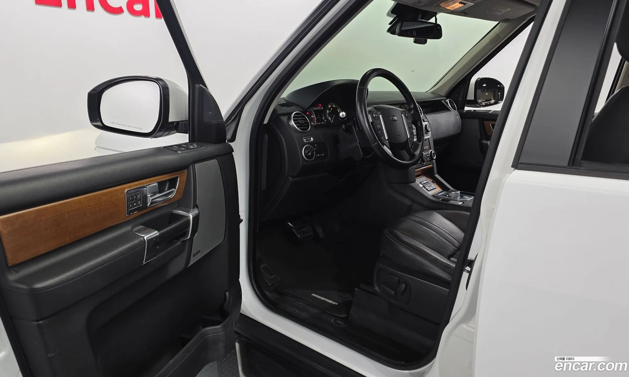 Land Rover Discovery 4 2016 SALLAAAG6GA802415 — 3