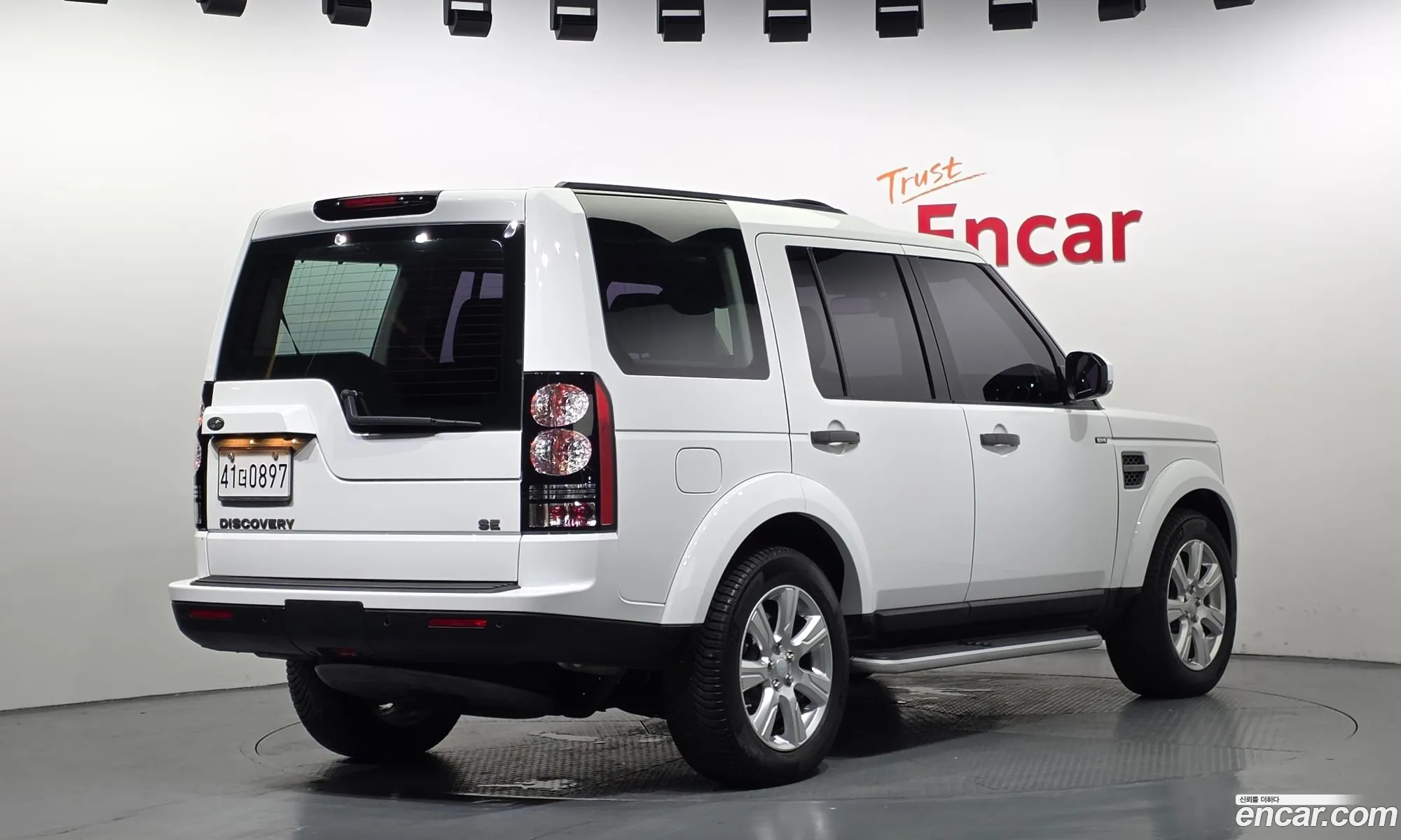 Land Rover Discovery 4 2016 SALLAAAG6GA802415 — 18