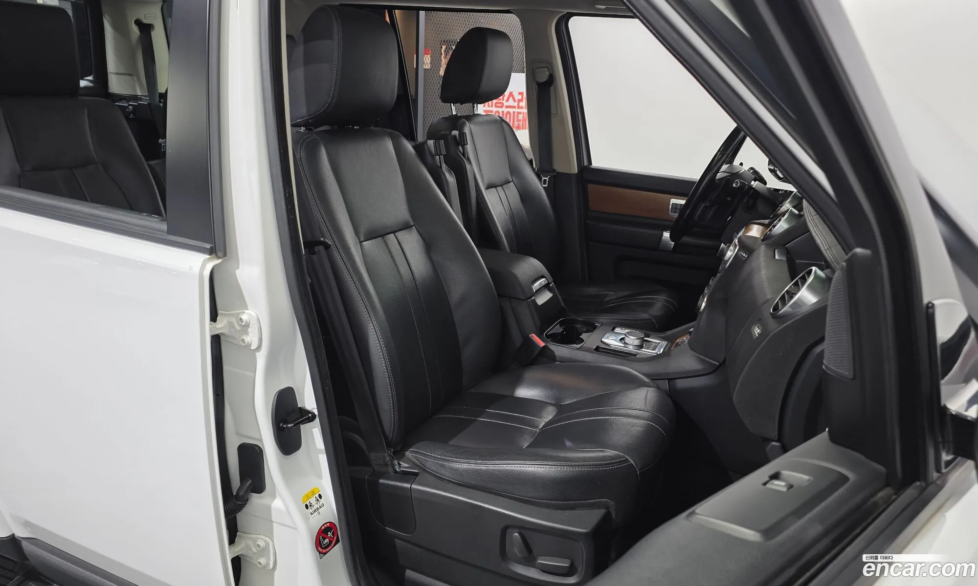Land Rover Discovery 4 2016 SALLAAAG6GA802415 — 4