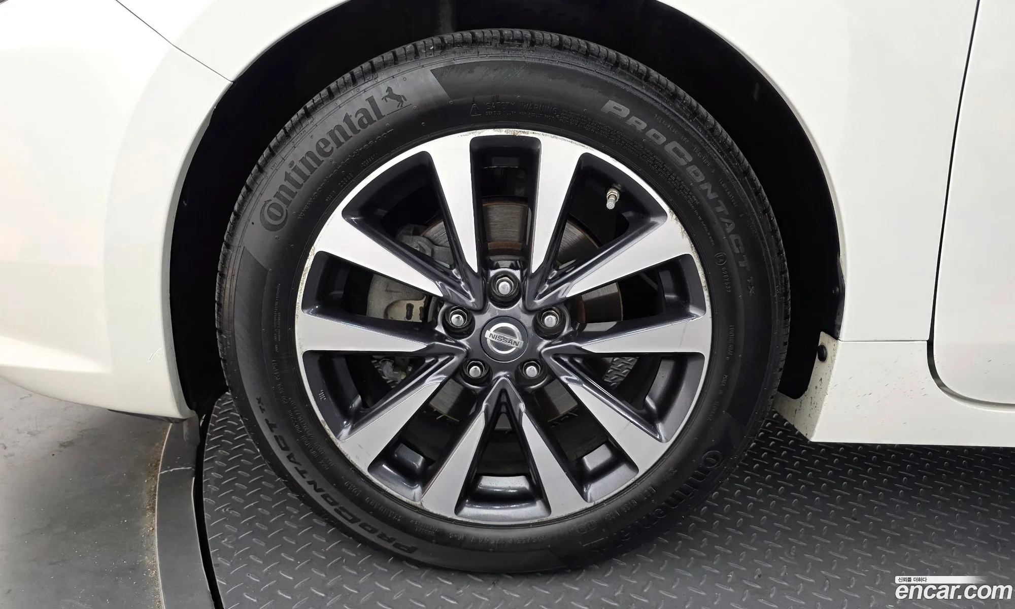 Nissan Altima 2016 1N4BL3AP5HC104450 — 12