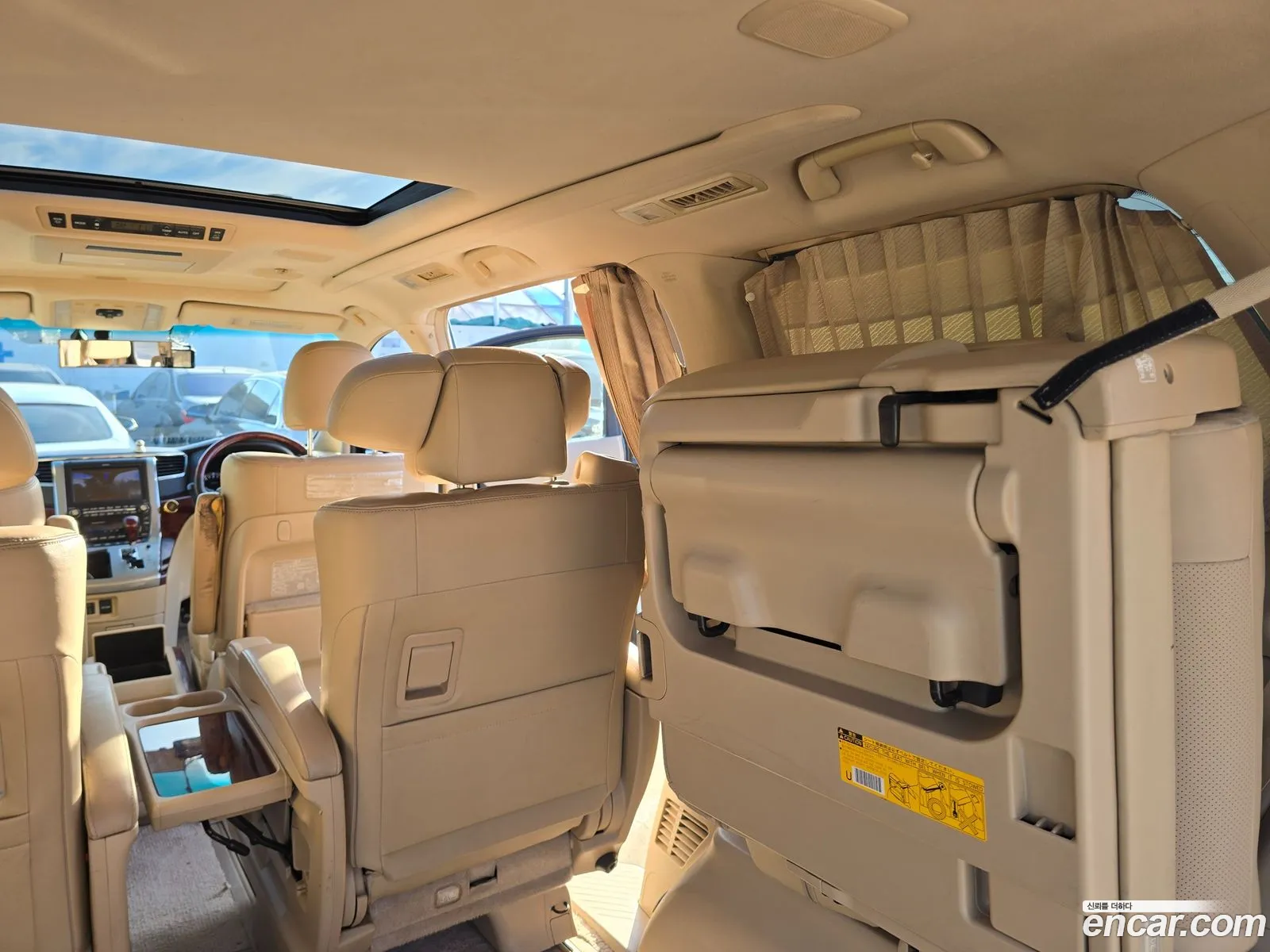 Toyota Alphard 2010 — 16