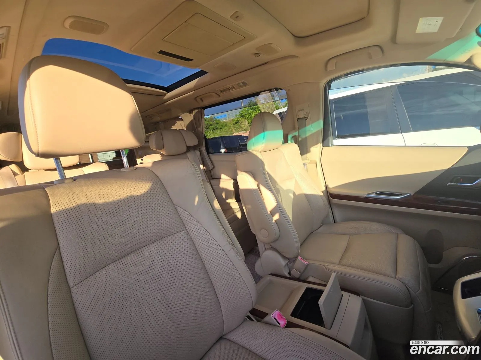 Toyota Alphard 2010 — 20